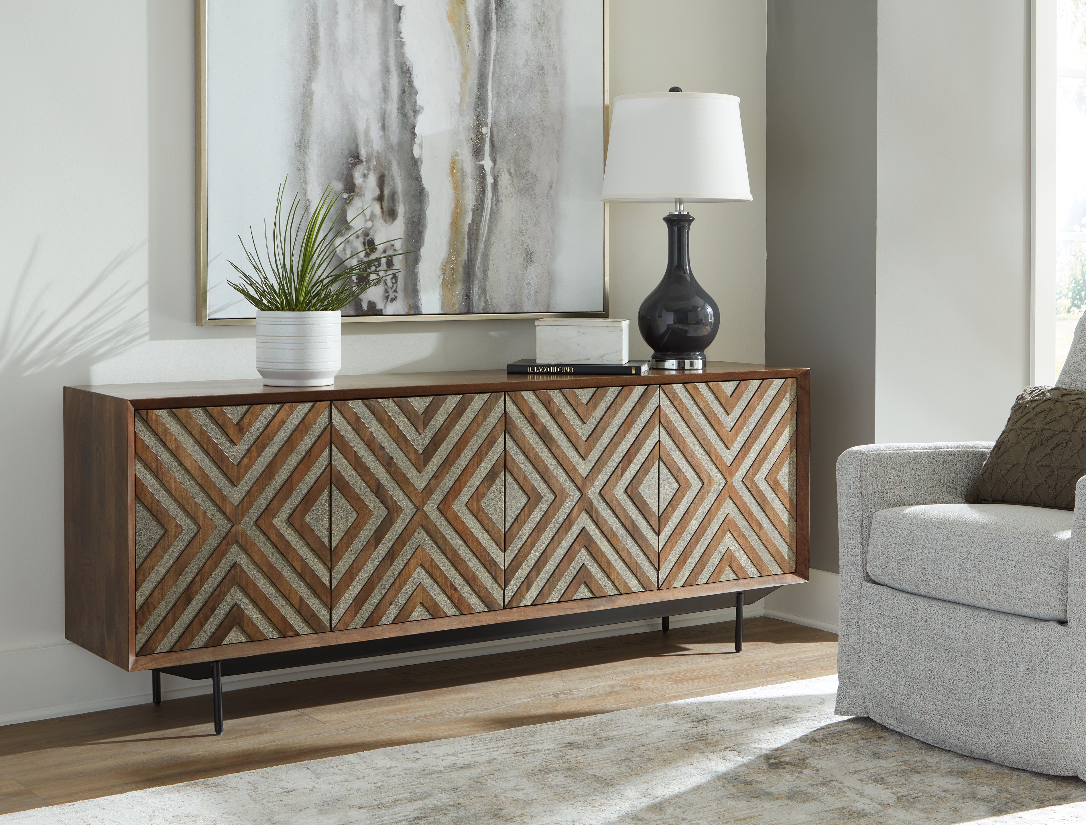 Leasing Furniture - Ashley Furniture - Dreggan Accent Cabinet - Accent Cabinet / Brown/Gold Finish - A4000577