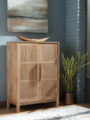 Leasing Furniture - Ashley Furniture - Pellamour Bar Cabinet - Bar Cabinet / Natural Brown - A4000698
