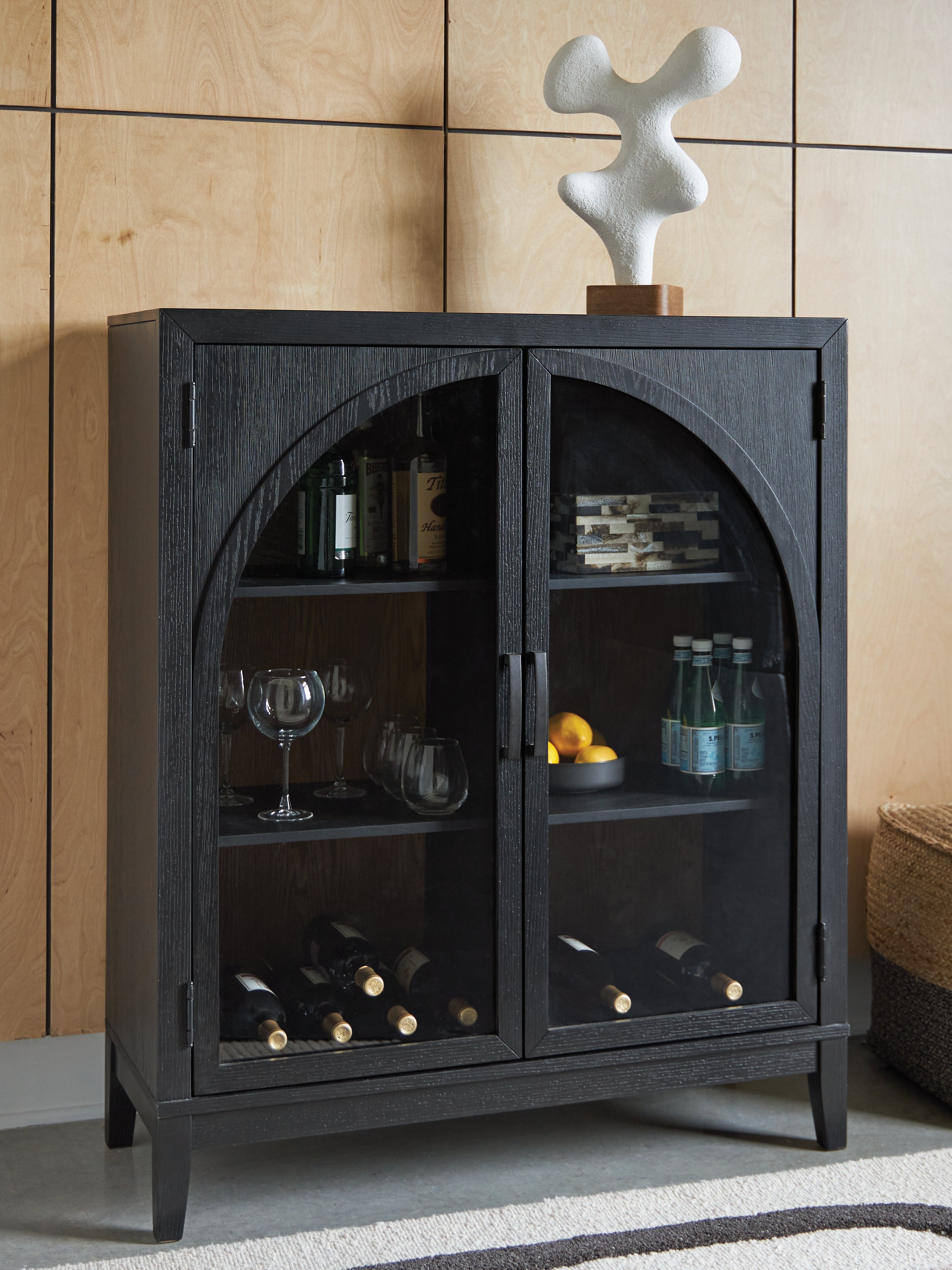 Leasing Furniture - Ashley Furniture - Armenleigh Accent Cabinet - Bar Cabinet / Black/Brown - A4000702