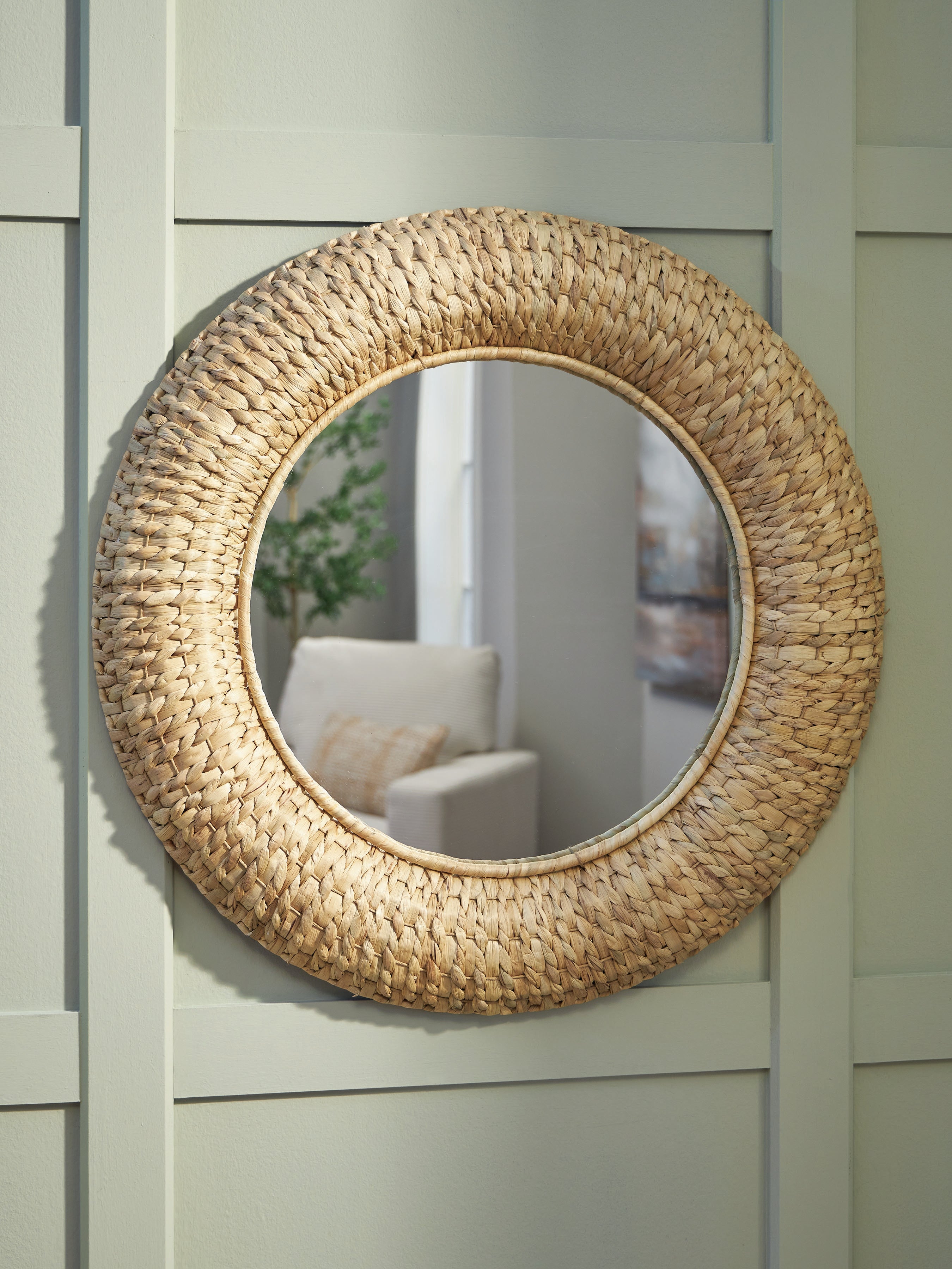 Leasing Furniture - Ashley Furniture - Briggsburg Mirror - Accent Mirror / Natural - A8010437