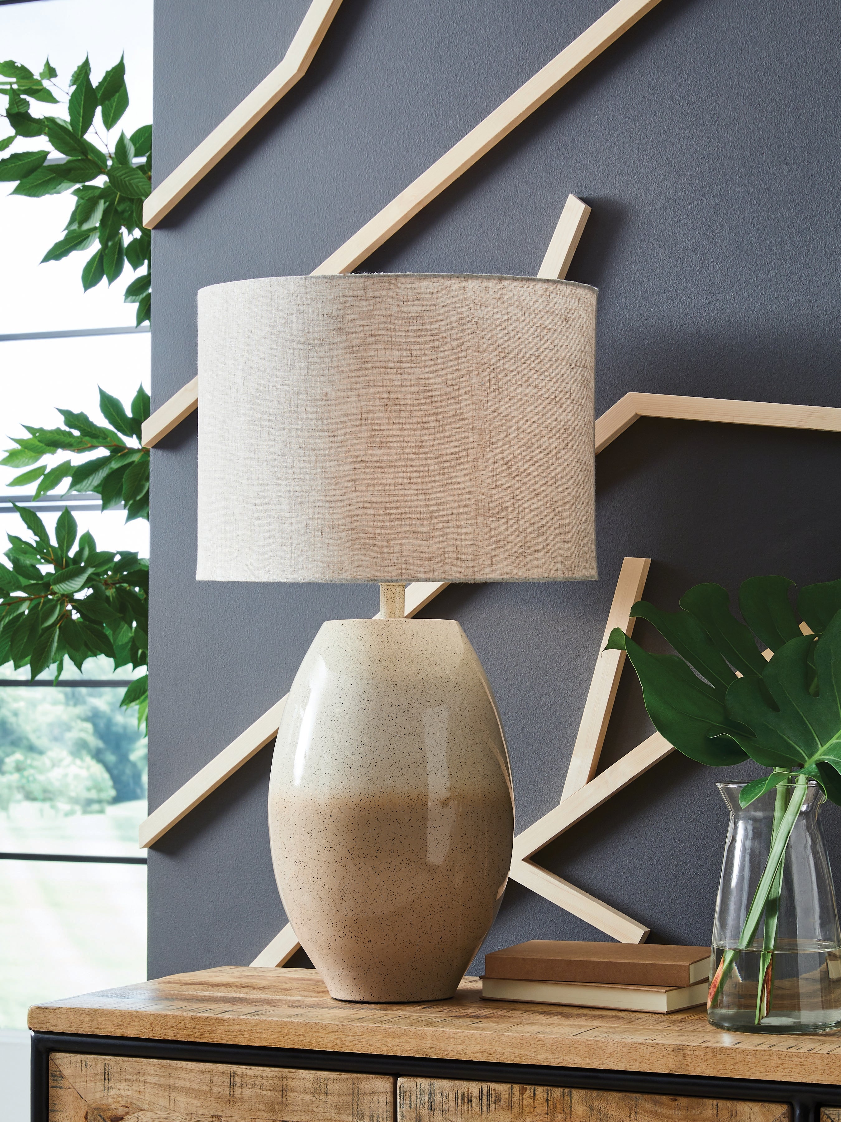 Leasing Furniture - Ashley Furniture - Linas Lighting - Metal Table Lamp (1/CN) / Cream/Beige - L207594