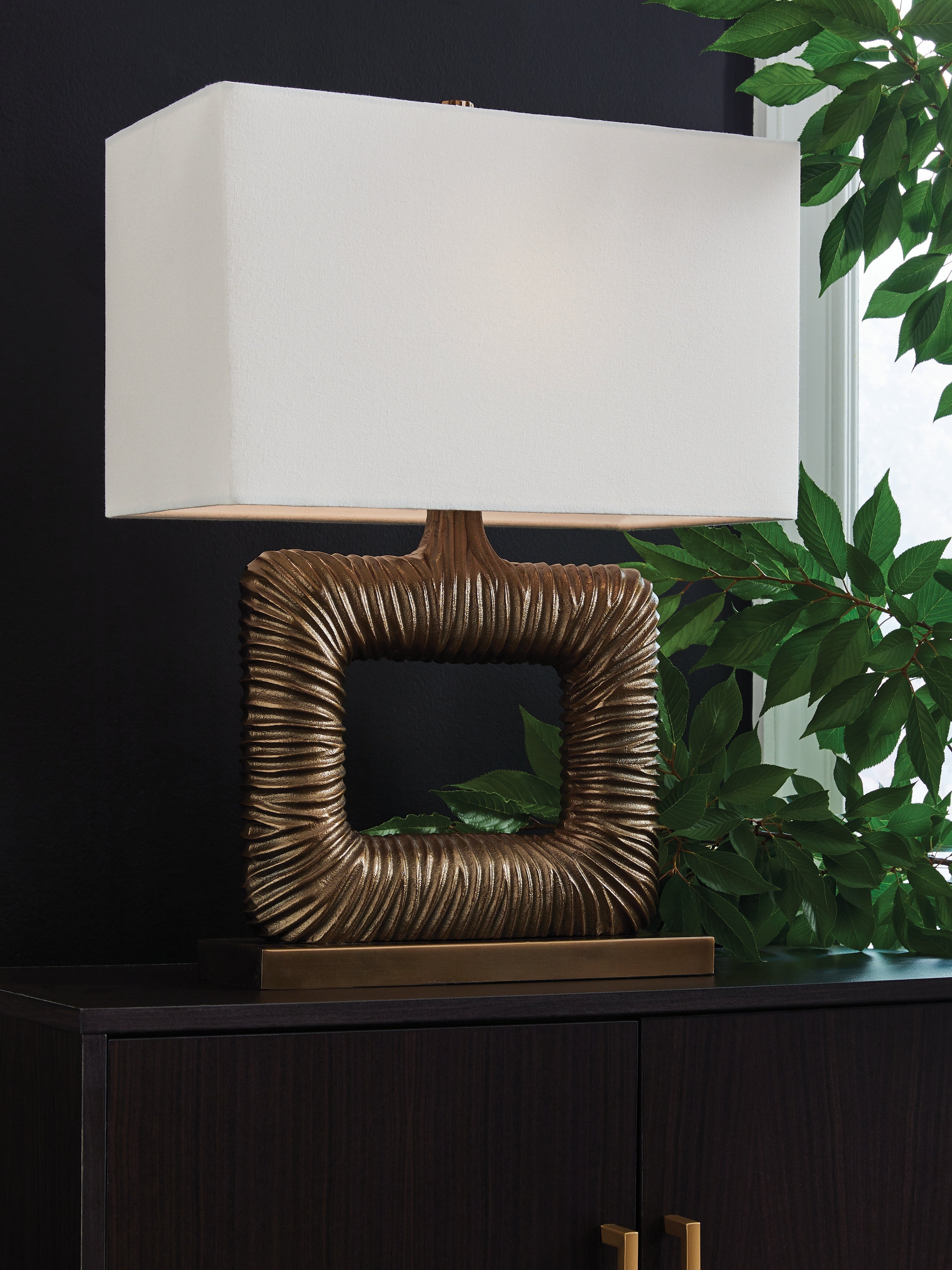 Leasing Furniture - Ashley Furniture - Garronby Lighting - Metal Table Lamp (1/CN) / Antique Brass Finish - L207604