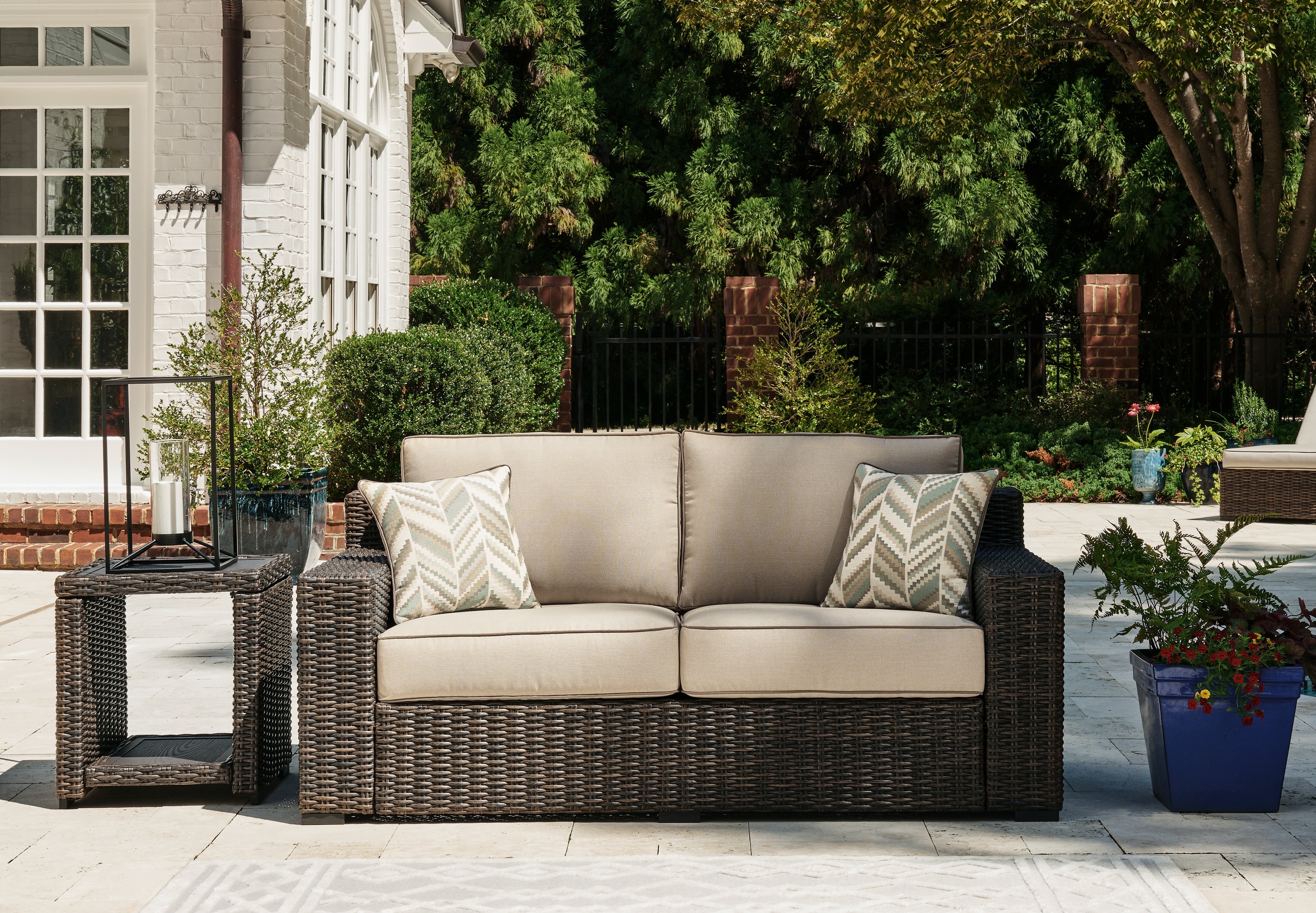 Leasing Furniture - Ashley Furniture - Coastline Bay Outdoor - Ottoman with Cushion / Brown - P784-814
