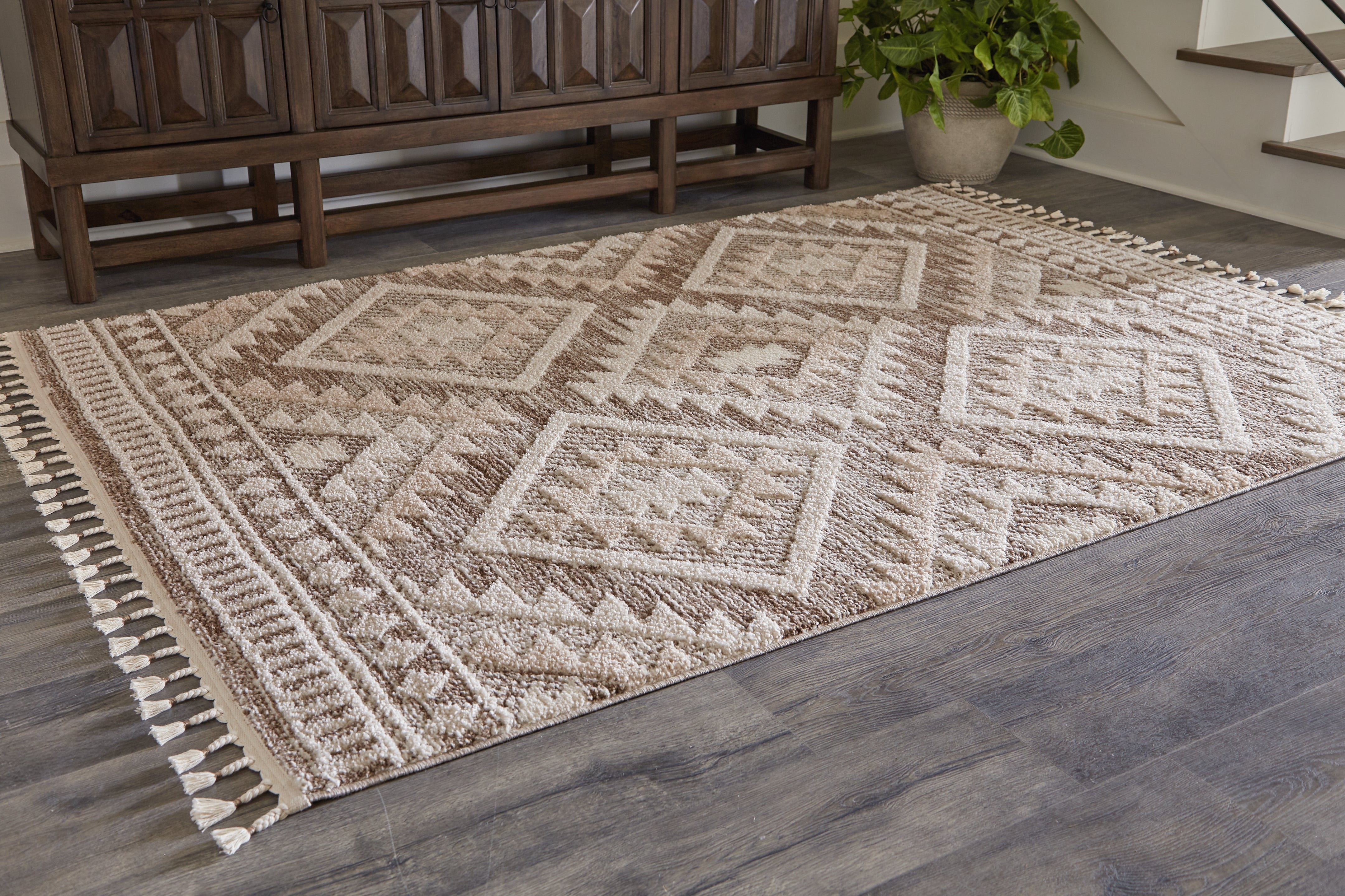 Leasing Furniture - Ashley Furniture - Odedale Rug - 8' x 10' Rug / Tan/Cream - R406061