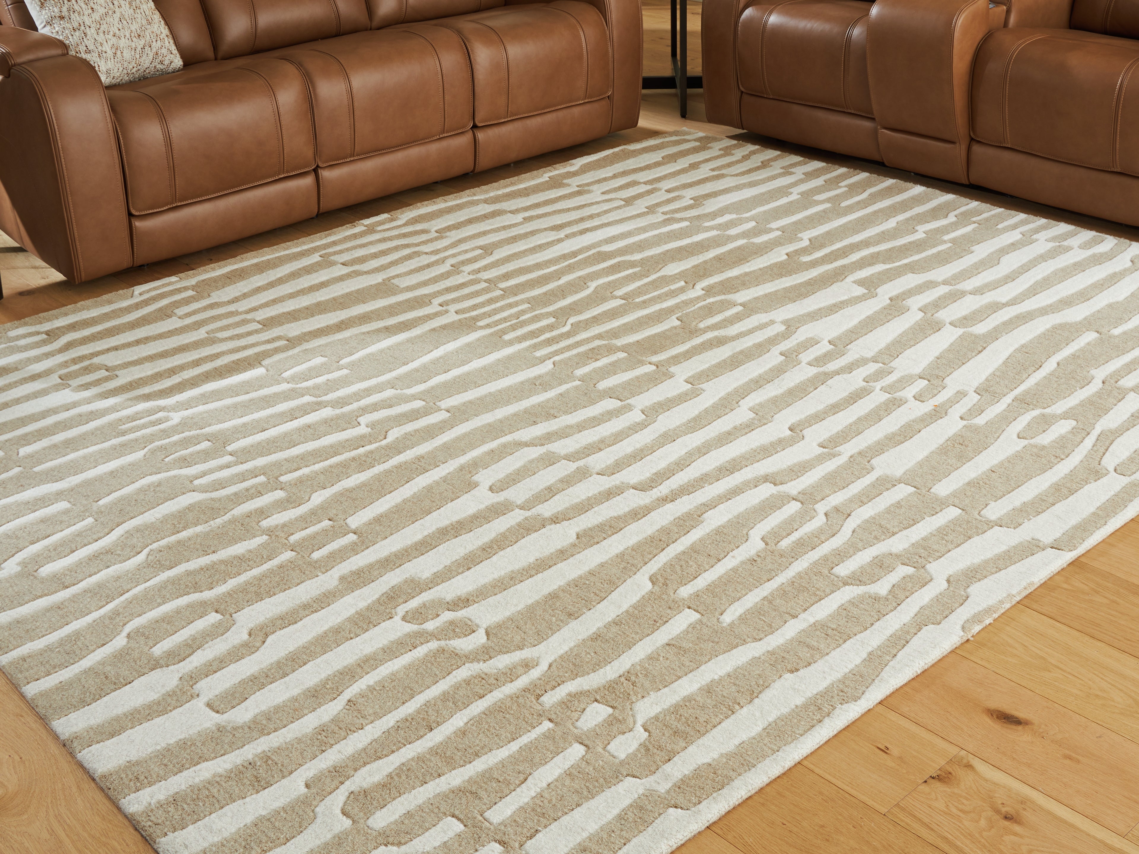Leasing Furniture - Ashley Furniture - Corrbell Rug - 7'8" x 10' Area Rug / Beige/White - R407631