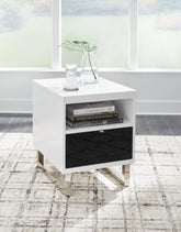 Leasing Furniture - Ashley Furniture - Gardoni Chairside End Table - Chair Side End Table / White/Black - T756-7