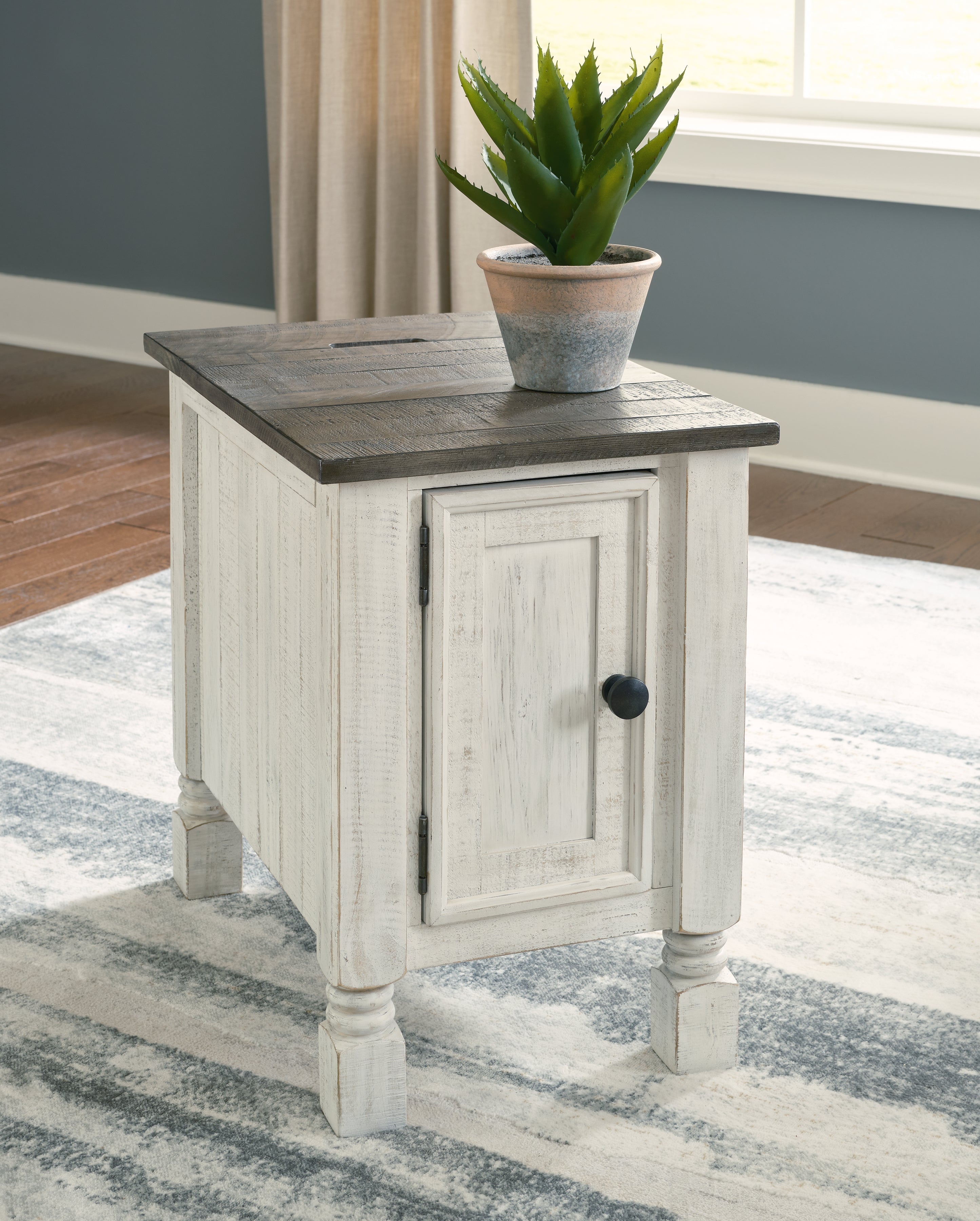 Leasing Furniture - Ashley Furniture - Havalance Chairside End Table - Chair Side End Table / White/Gray - T994-7