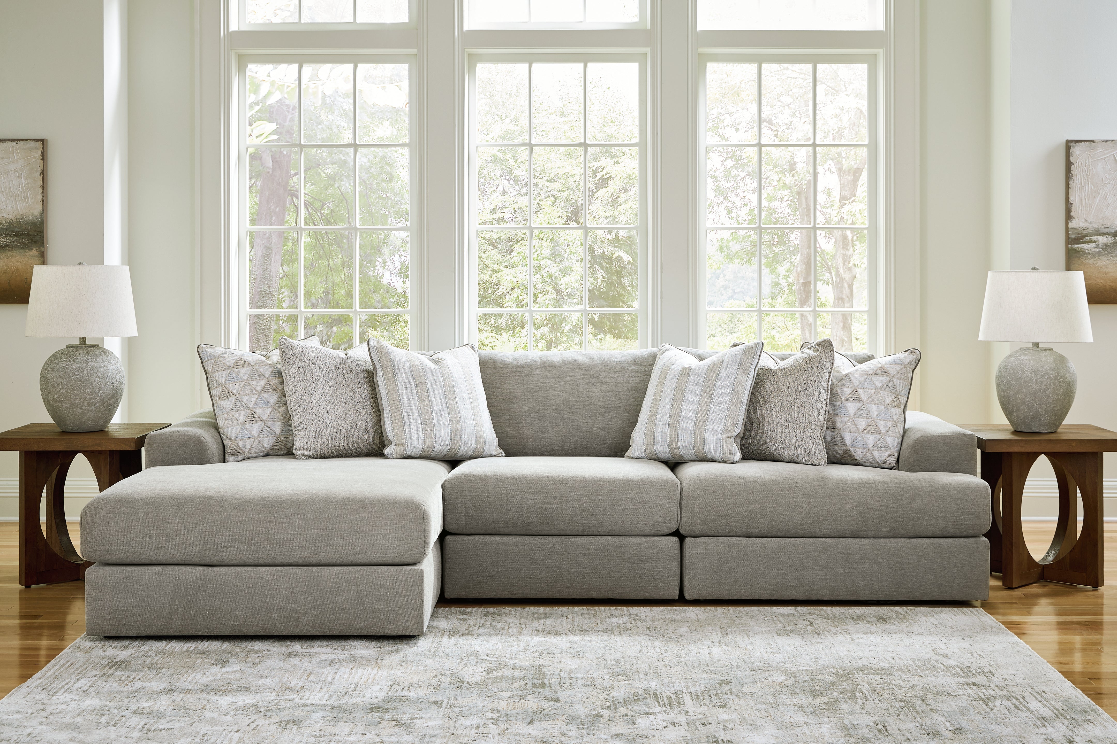 Leasing Furniture - Ashley Furniture - Avaliyah Sectional - RAF 3-Piece Sectional with Chaise / Ash - 58103S3