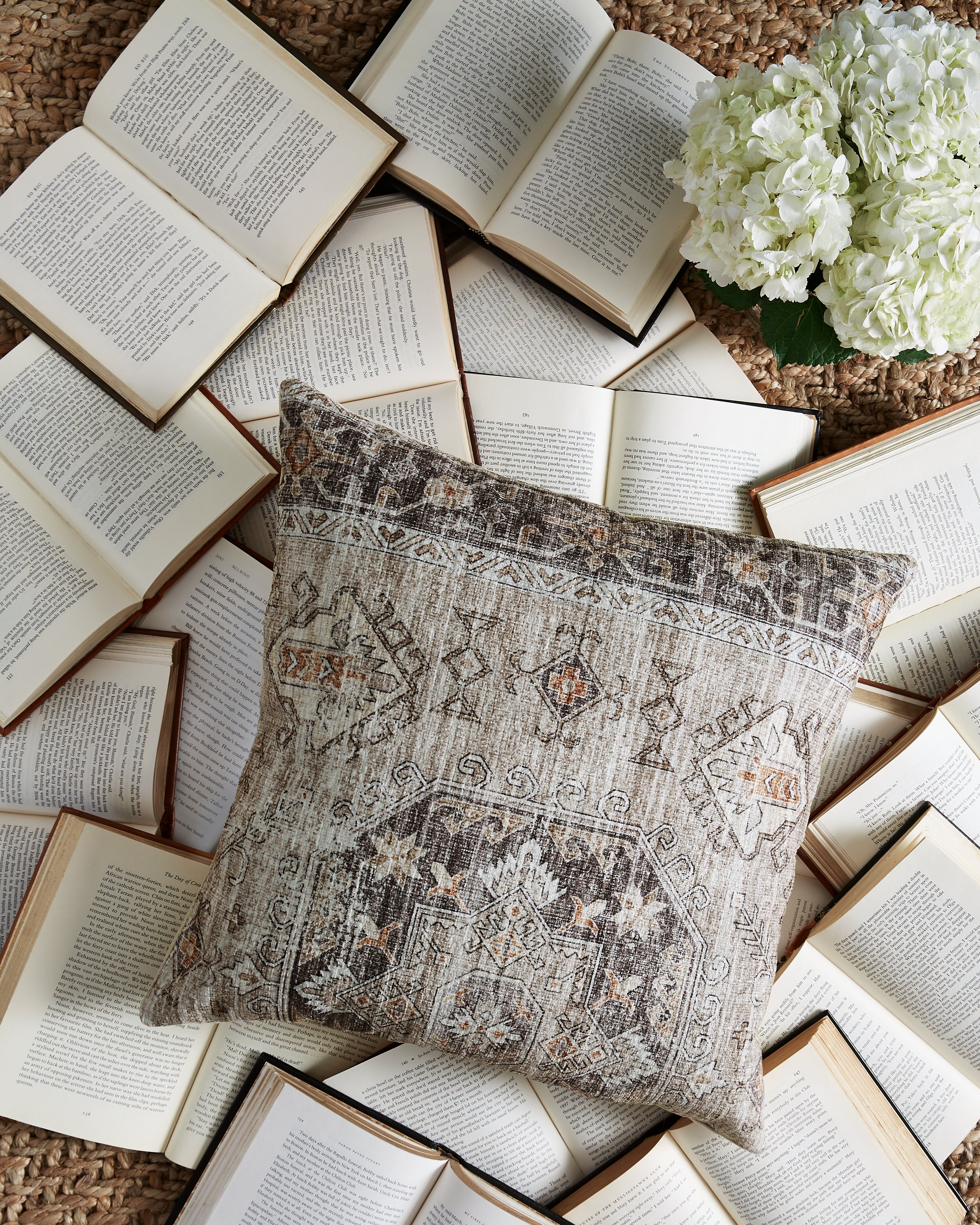 Leasing Furniture - Ashley Furniture - Roseridge Pillows - Pillow (4/CS) / Brown/Black/Cream - A1000972