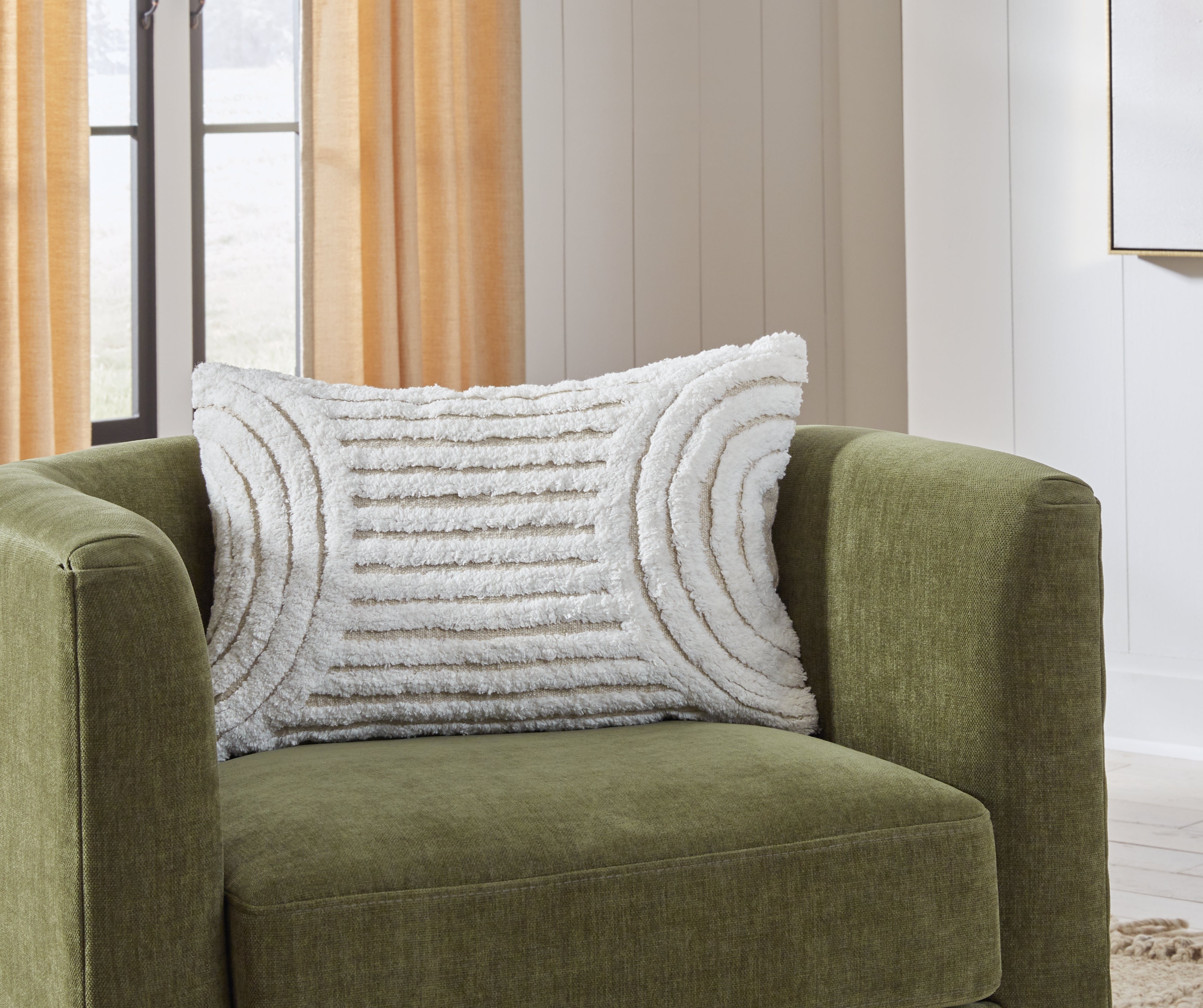 Leasing Furniture - Ashley Furniture - Farissen Pillows - Pillow / White/Tan - A1001062P