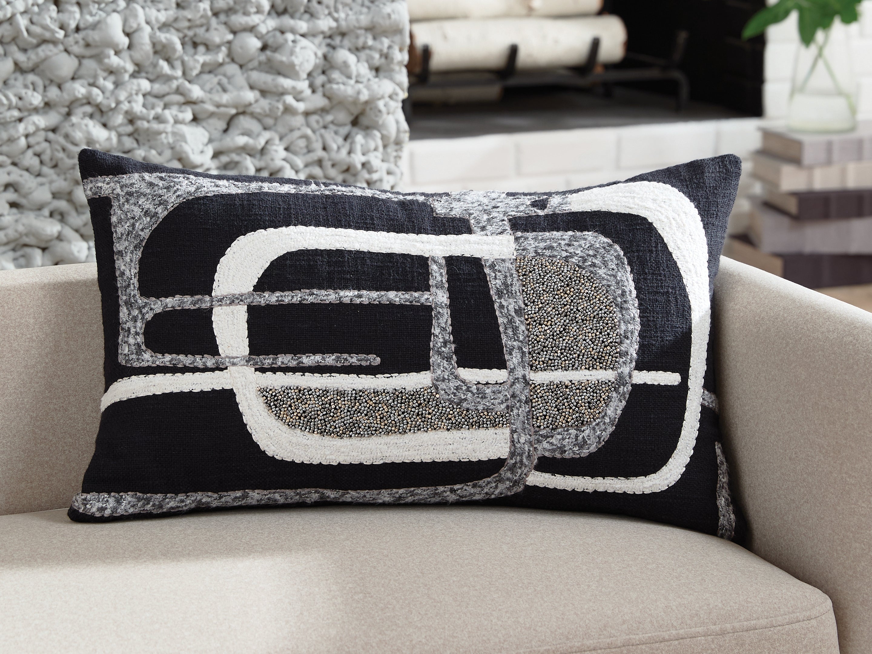 Leasing Furniture - Ashley Furniture - Gavrileigh Pillows - Pillow (4/CS) / Black/Gray/Ivory - A1001113