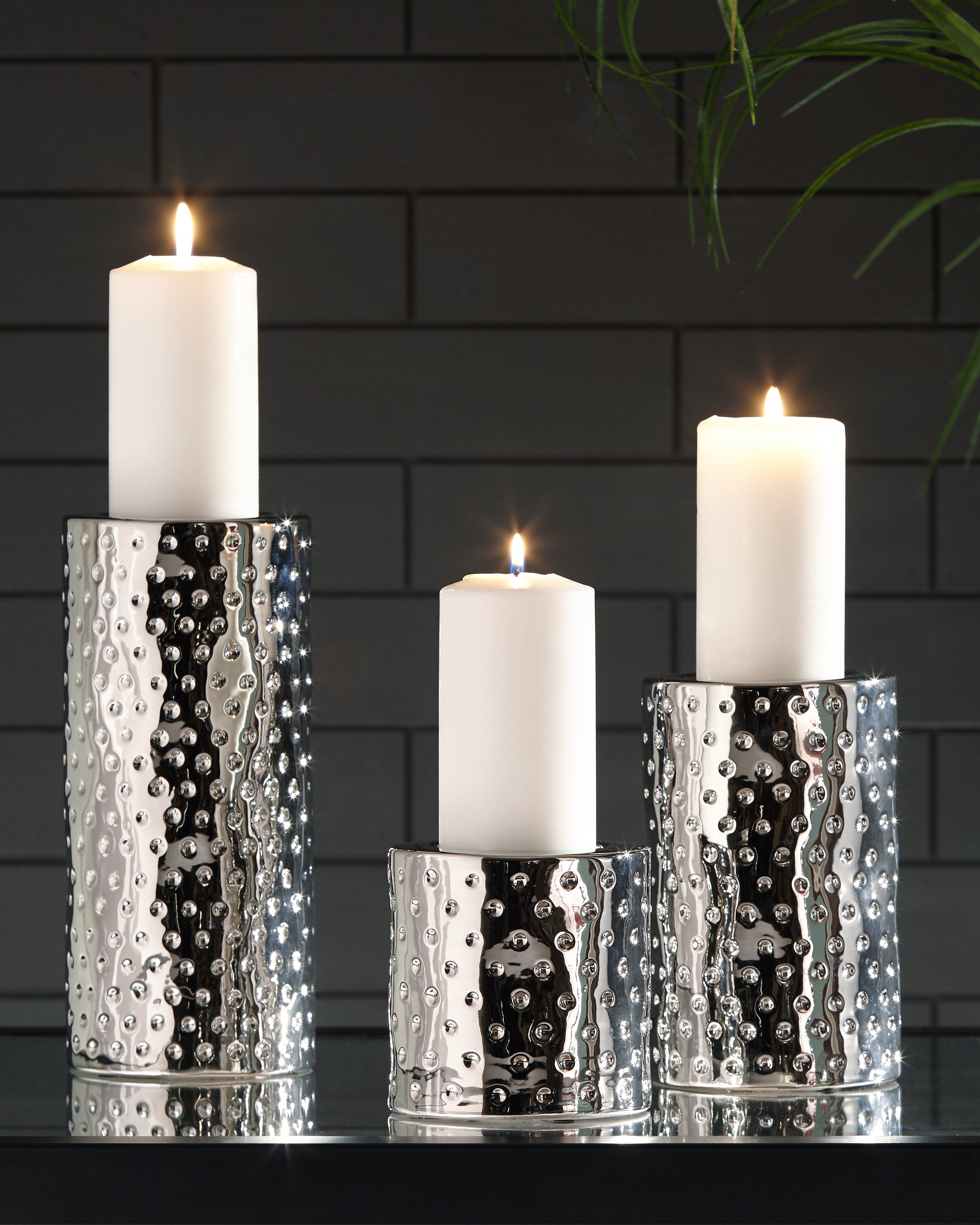 Leasing Furniture - Ashley Furniture - Marisa Candle Holder - Candle Holder Set (3/CN) / Silver Finish - A2000460