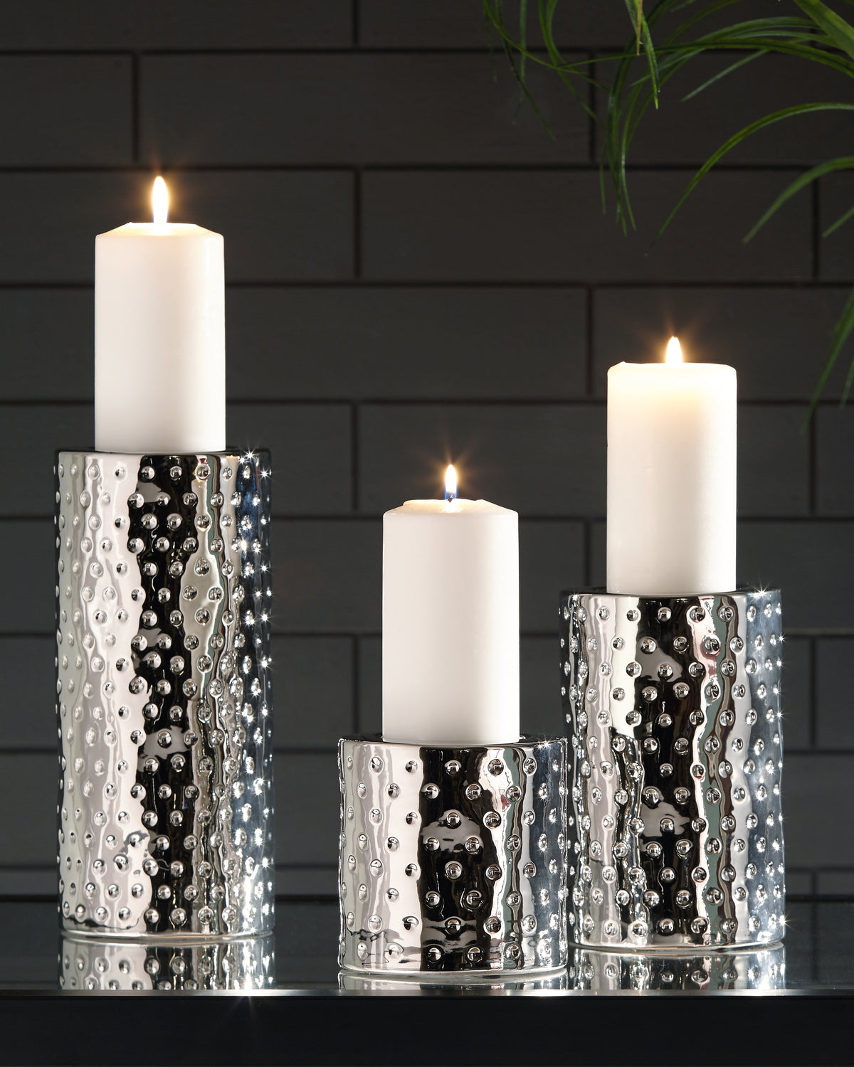 Leasing Furniture - Ashley Furniture - Marisa Candle Holder - Candle Holder Set (3/CN) / Silver Finish - A2000460