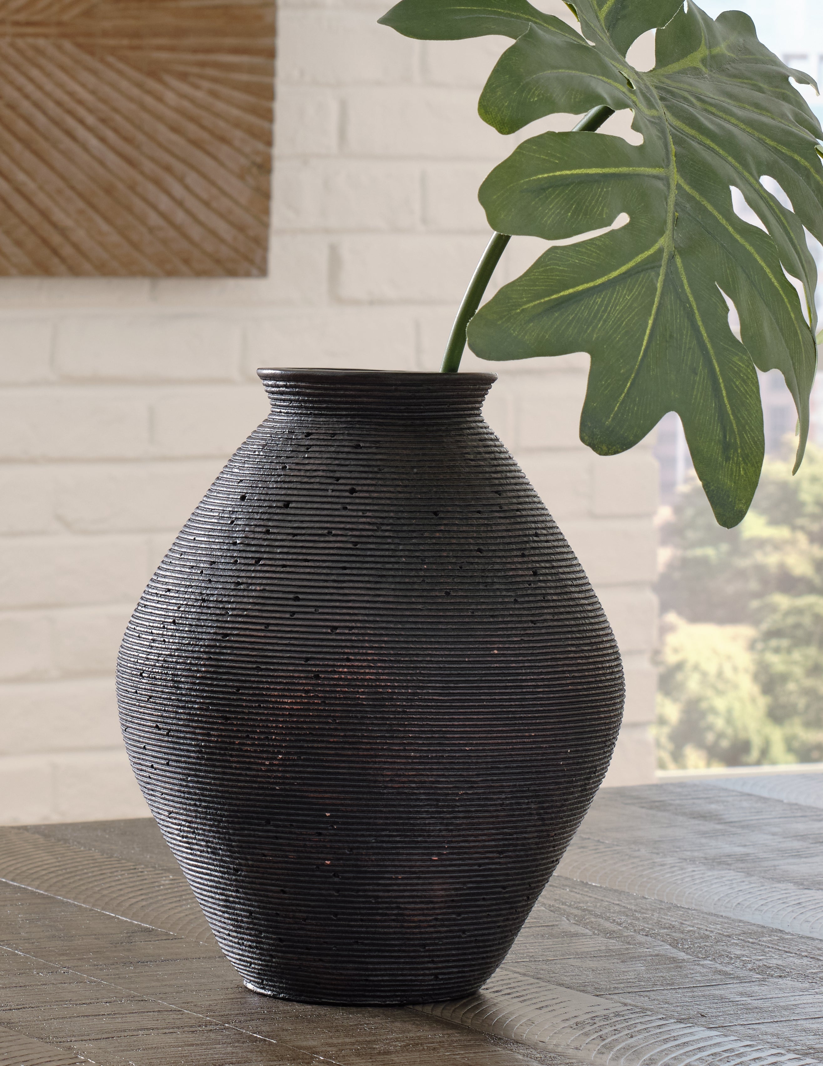Leasing Furniture - Ashley Furniture - Hannela Vase - Vase / Antique Brown - A2000511