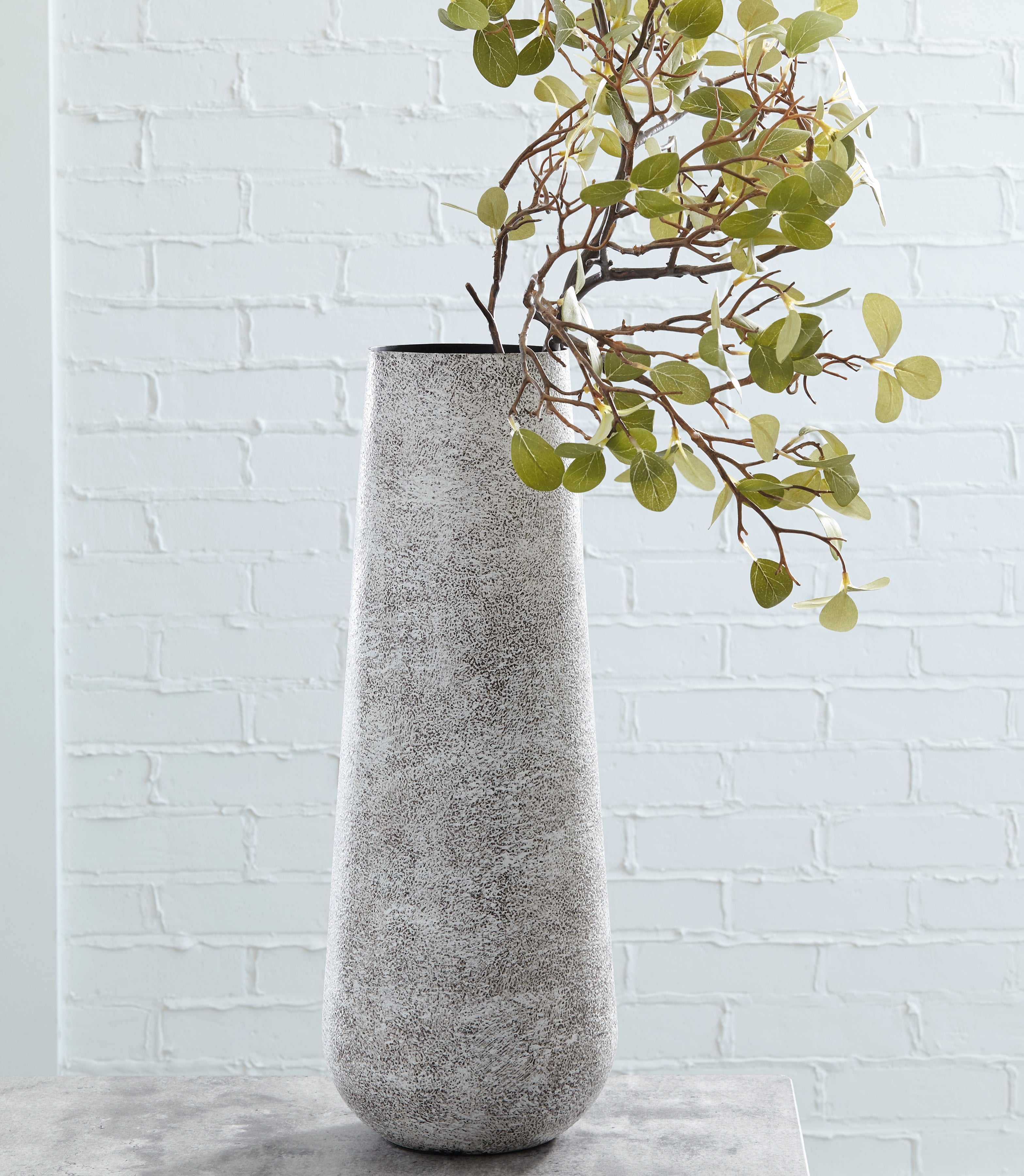 Leasing Furniture - Ashley Furniture - Fynn Vase - Vase / Antique White - A2000517