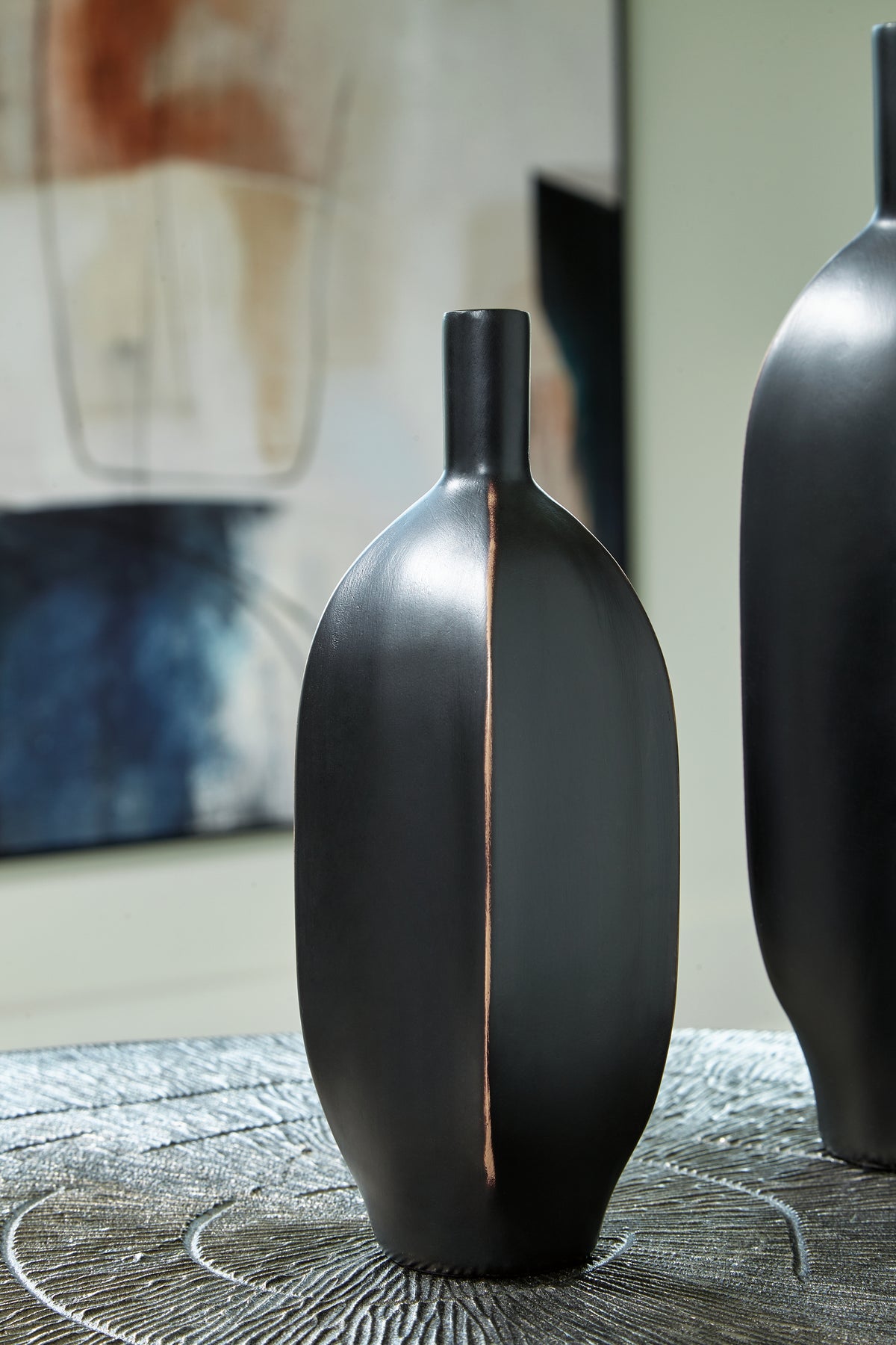 Leasing Furniture - Ashley Furniture - Rhaveney Vase - Vase (3/CS) / Black - A2000550