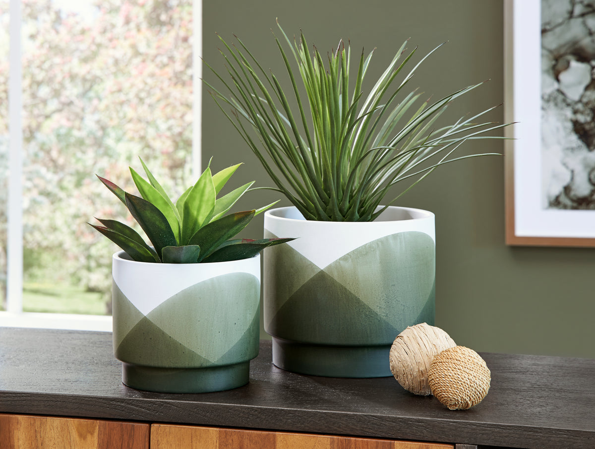 Leasing Furniture - Ashley Furniture - Ardenridge Planter (Set of 2) - Planter Set (Set of 2) / Green/White - A2000579