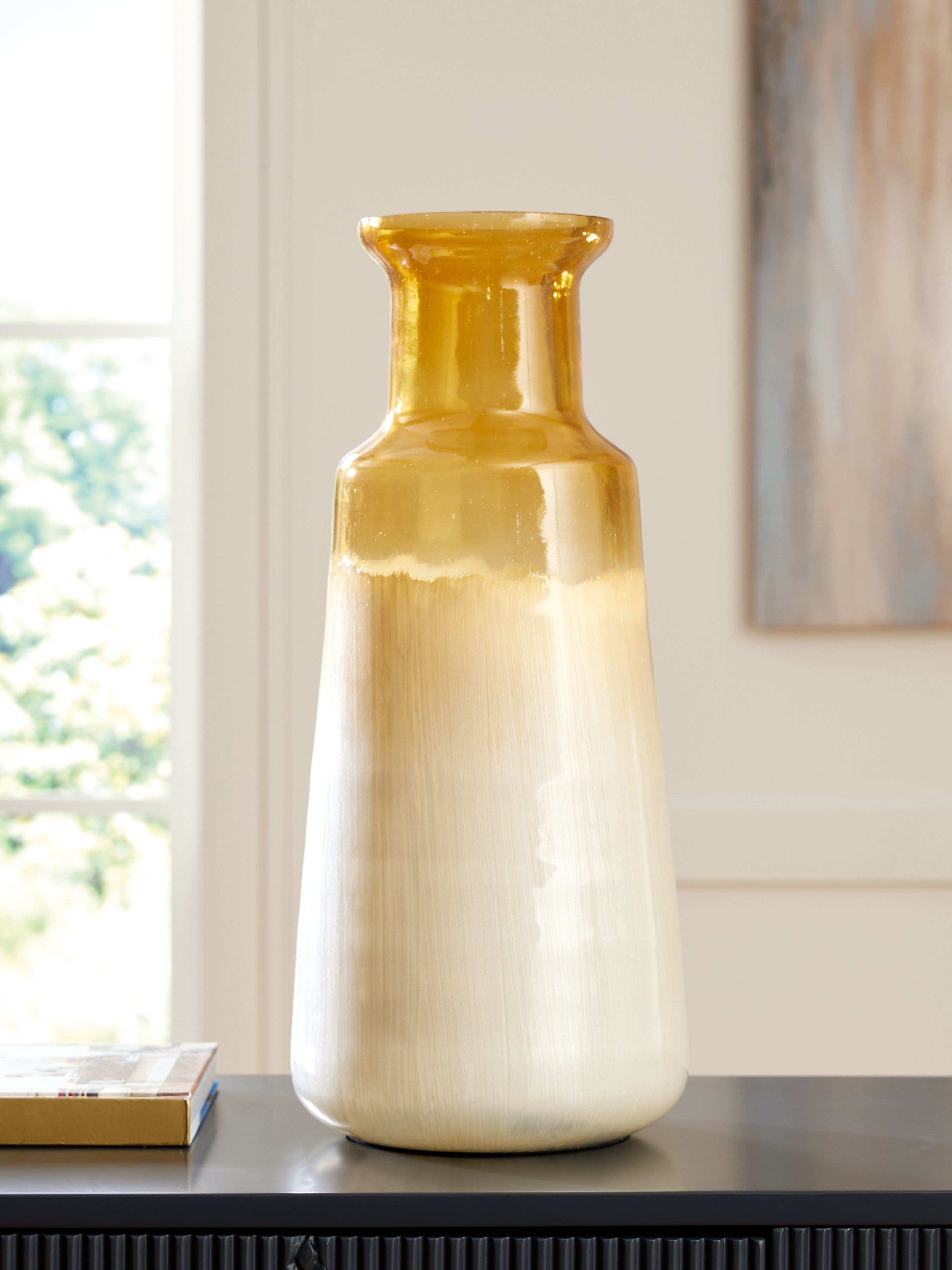 Leasing Furniture - Ashley Furniture - Wynburg Vase - Vase / White/Amber - A2000723