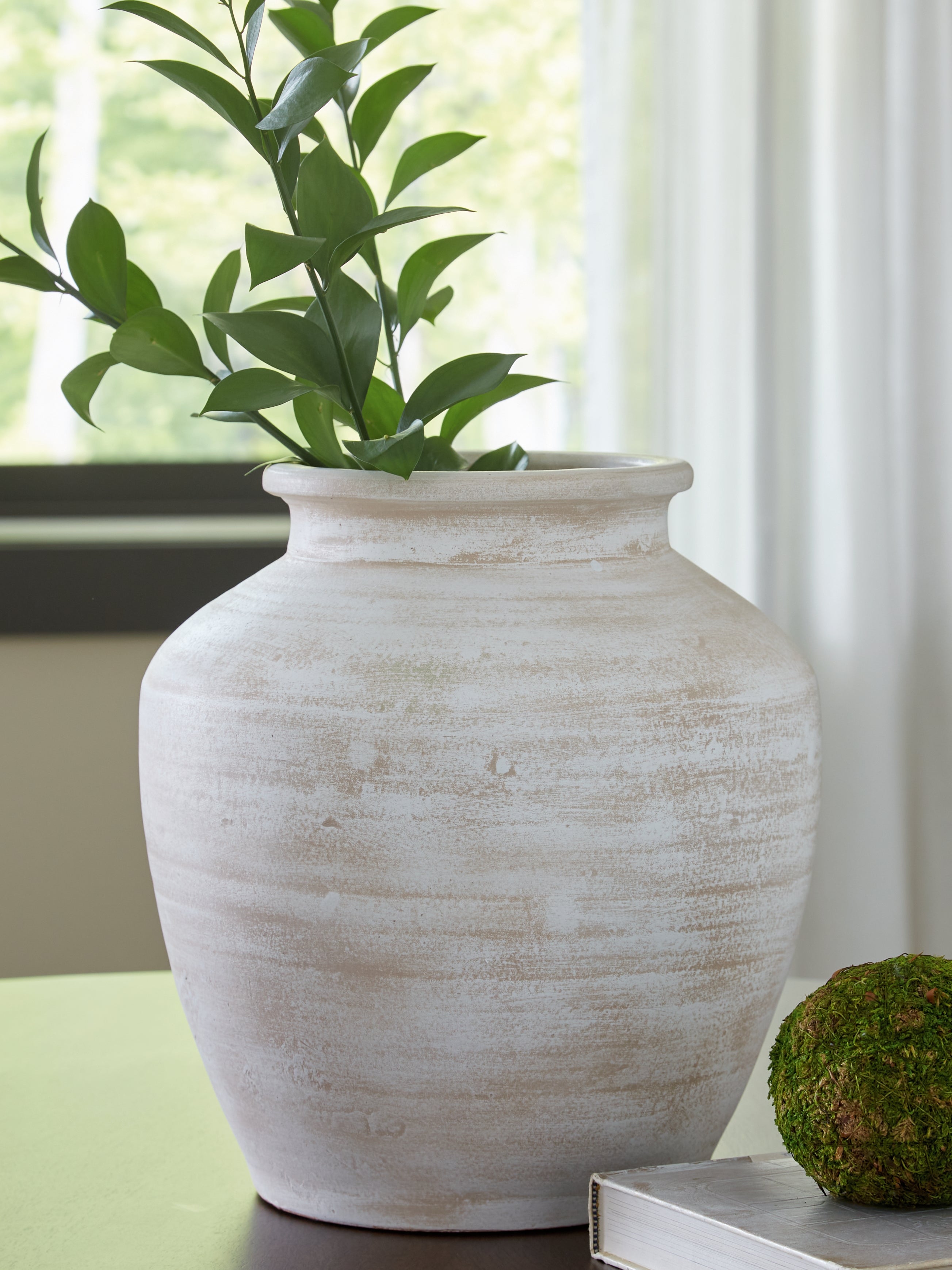 Leasing Furniture - Ashley Furniture - Meadie Vase - Vase / Distressed White - A2000788