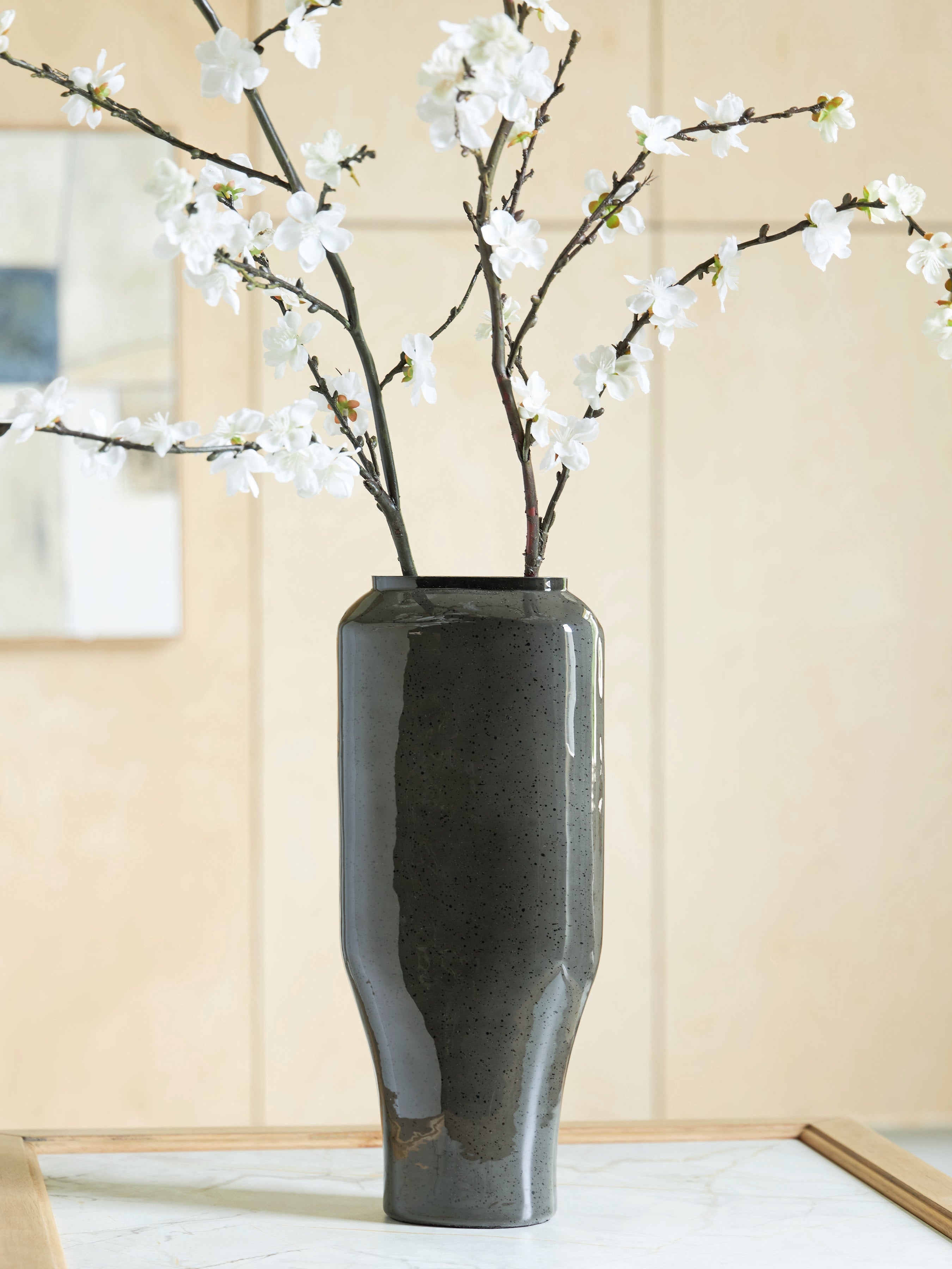 Leasing Furniture - Ashley Furniture - Kierlain Vase - Vase / Gray/Black - A2000809