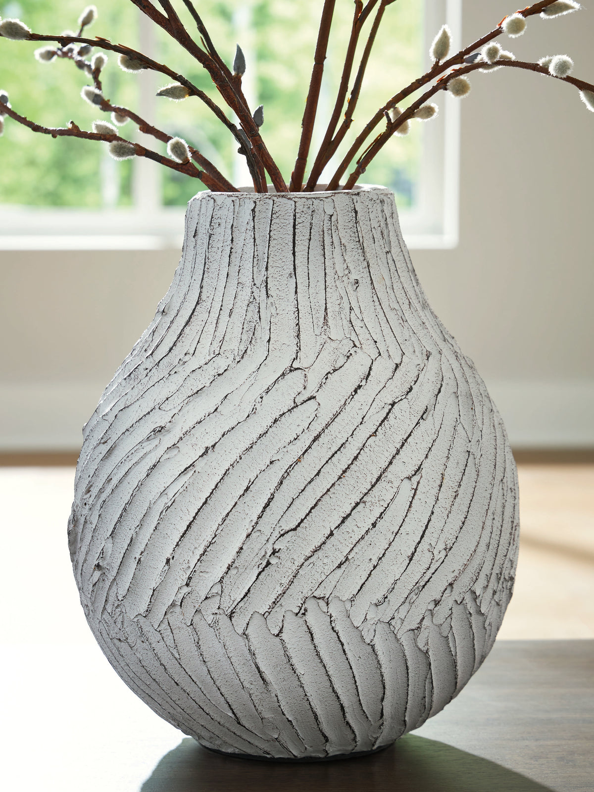 Leasing Furniture - Ashley Furniture - Shelvie Vase - Vase / Distressed White - A2000849