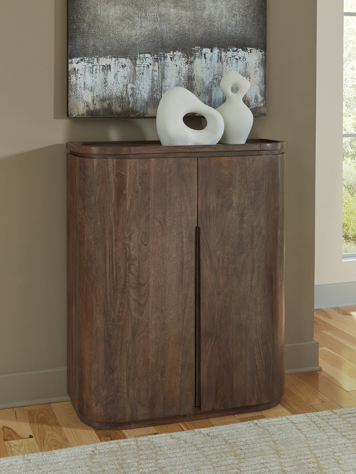 Leasing Furniture - Ashley Furniture - Landermont Bar Cabinet - Bar Cabinet / Medium Brown - A4000697