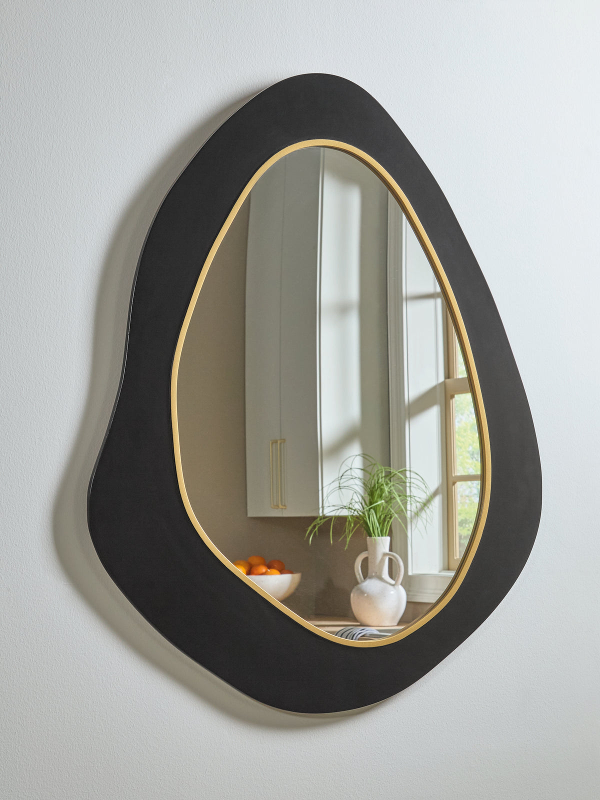 Leasing Furniture - Ashley Furniture - Kierlock Mirror - Accent Mirror / Black/Gold Finish - A8010414