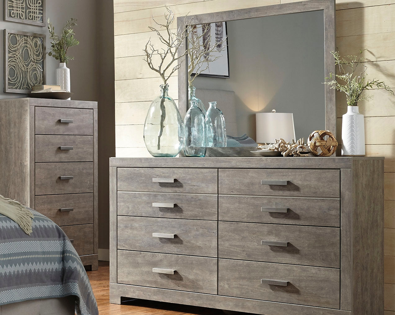 Leasing Furniture - Ashley Furniture - Culverbach Bedroom - Dresser and Mirror / Gray - B070B1