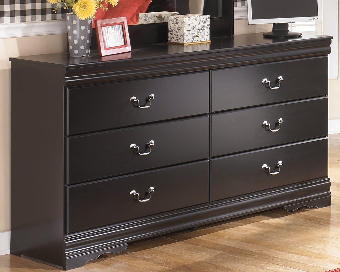 Leasing Furniture - Ashley Furniture - Huey Vineyard Bedroom - Six Drawer Dresser / Black - B128-31