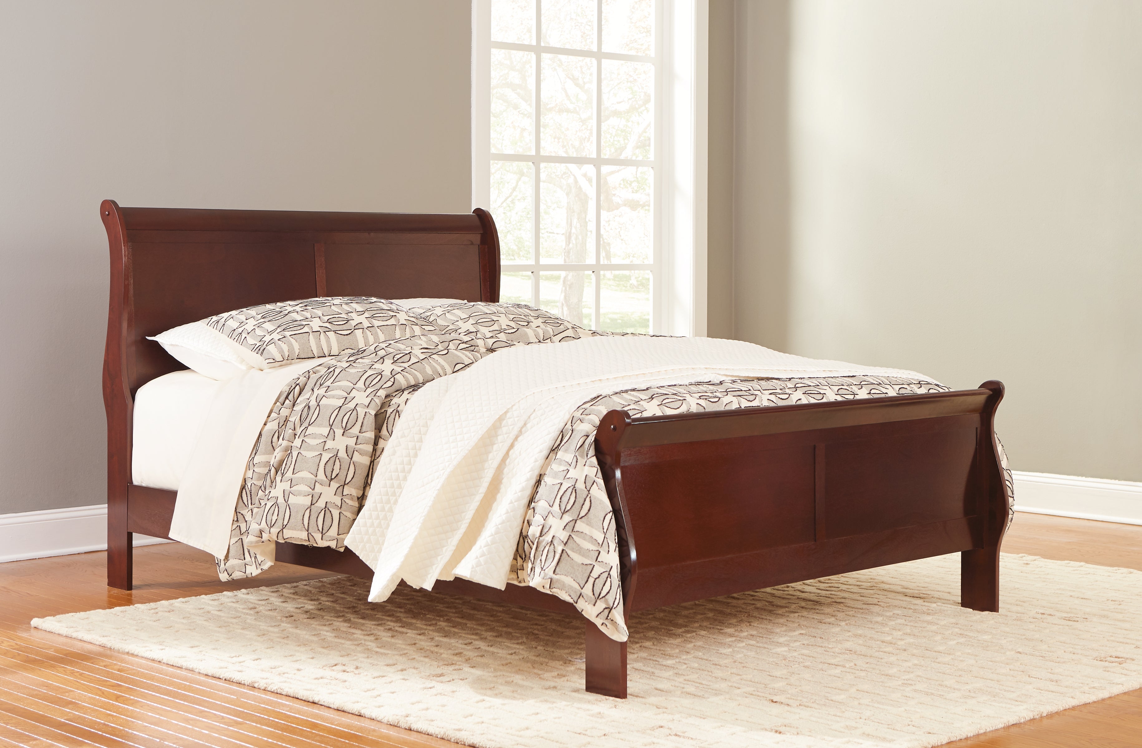 Leasing Furniture - Ashley Furniture - Alisdair Bedroom - Queen Sleigh Bed / Reddish Brown - B376B2
