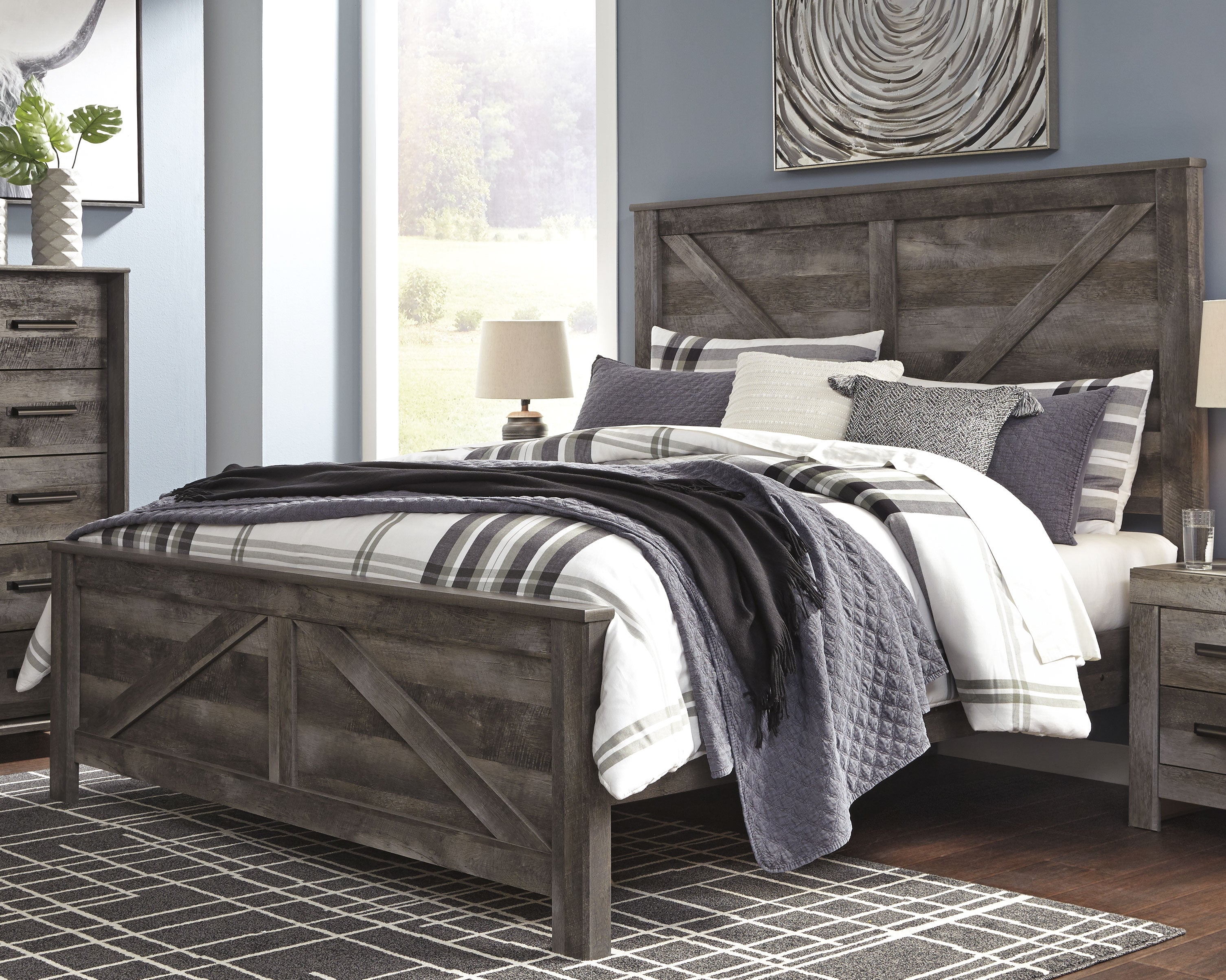 Leasing Furniture - Ashley Furniture - Wynnlow Bedroom - Queen Upholstered Poster Bed / Gray - B440B7