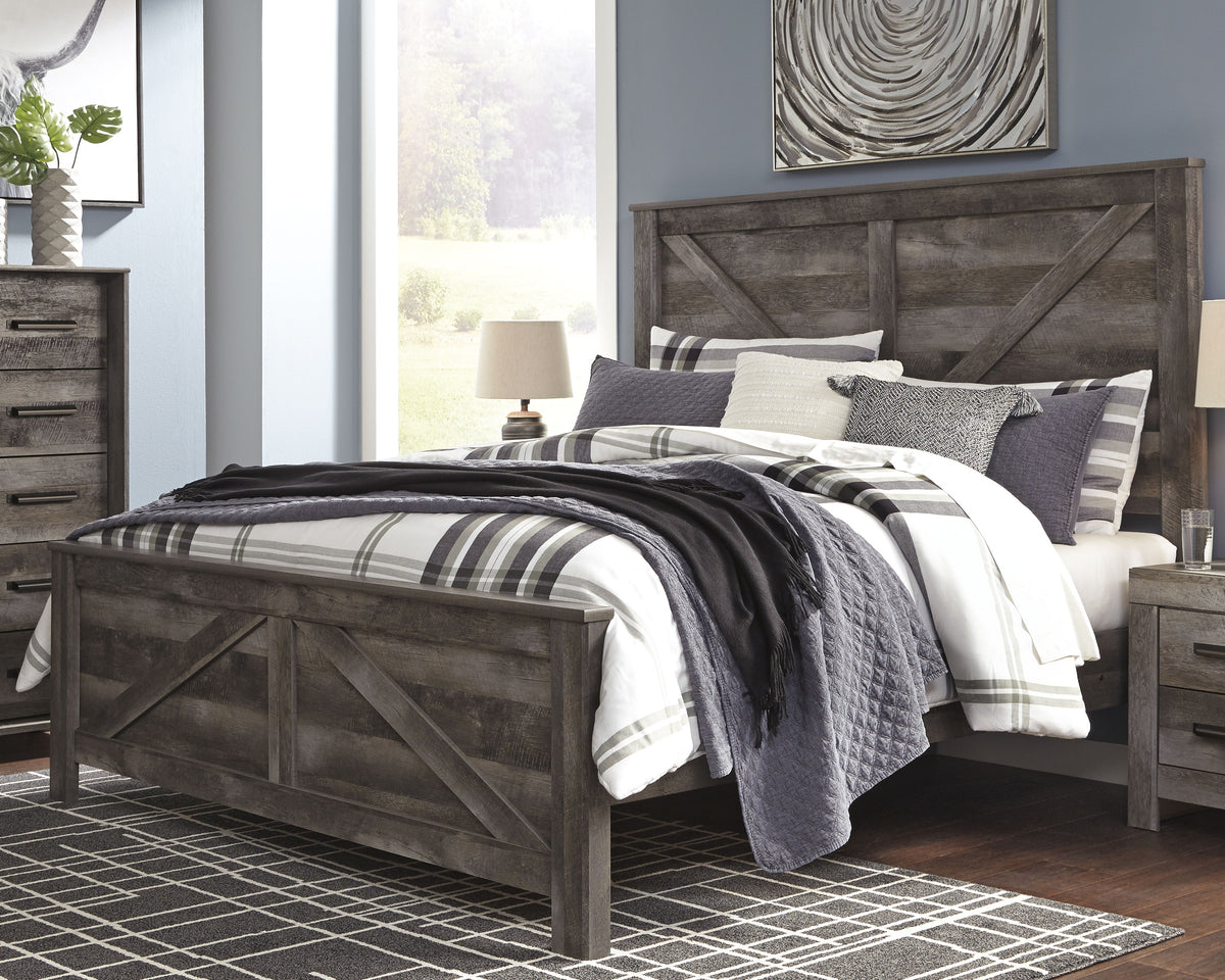 Leasing Furniture - Ashley Furniture - Wynnlow Bedroom - Queen Upholstered Poster Bed / Gray - B440B7