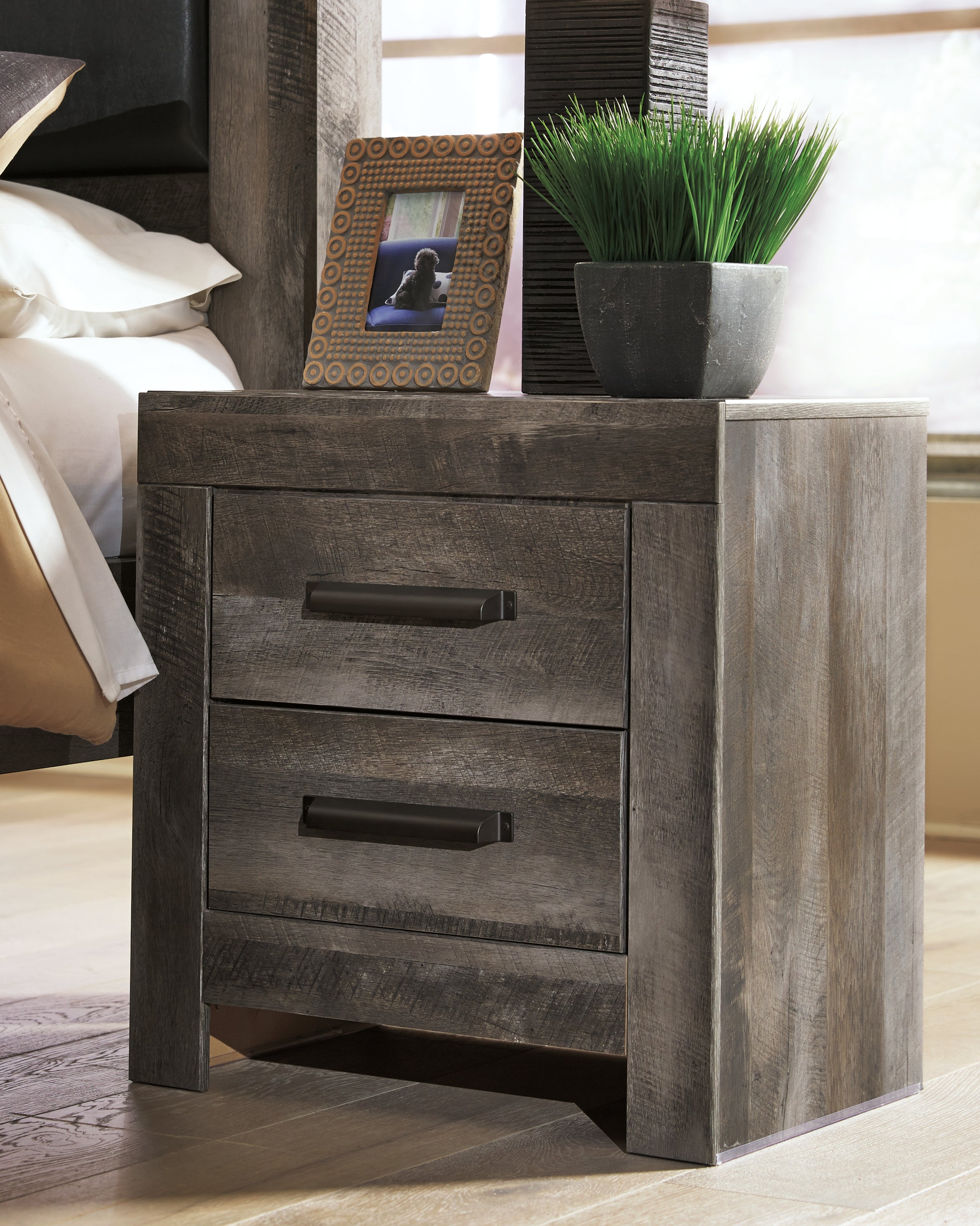 Leasing Furniture - Ashley Furniture - Wynnlow Bedroom - Two Drawer Night Stand / Gray - B440-92