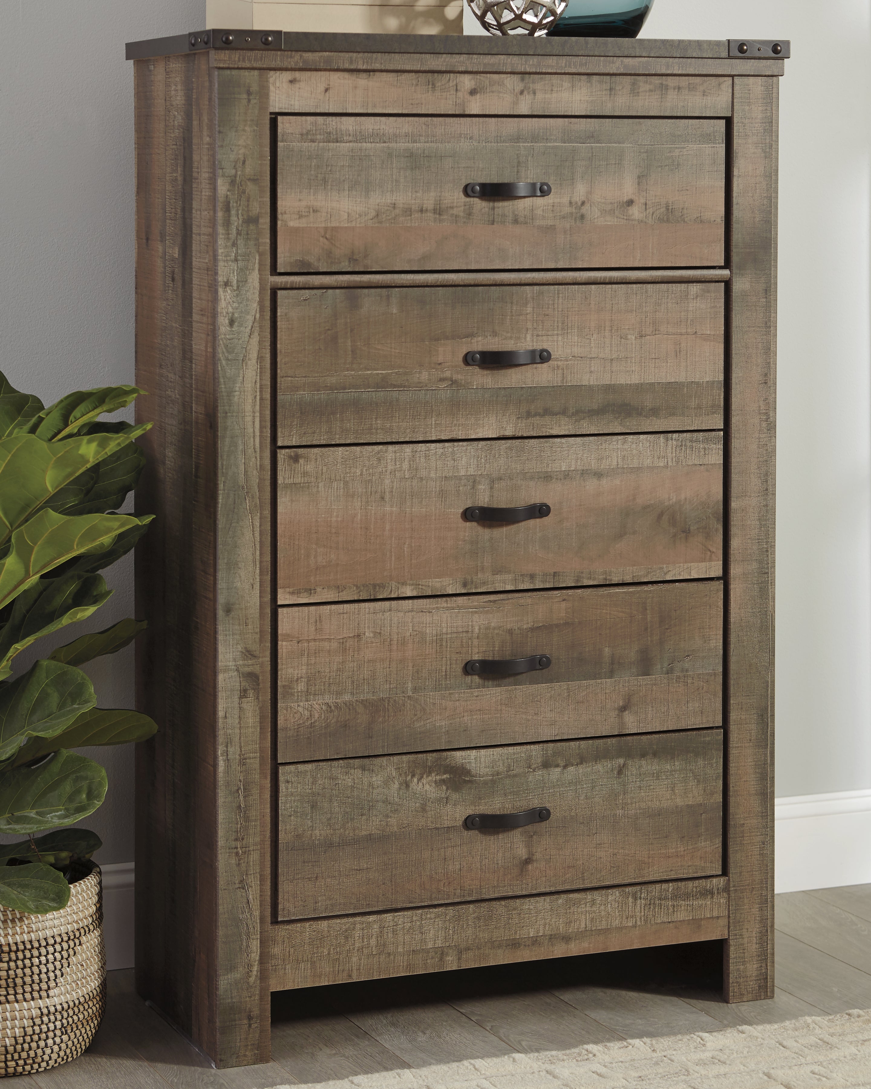 Leasing Furniture - Ashley Furniture - Trinell Bedroom - Five Drawer Chest / Brown - B446-46