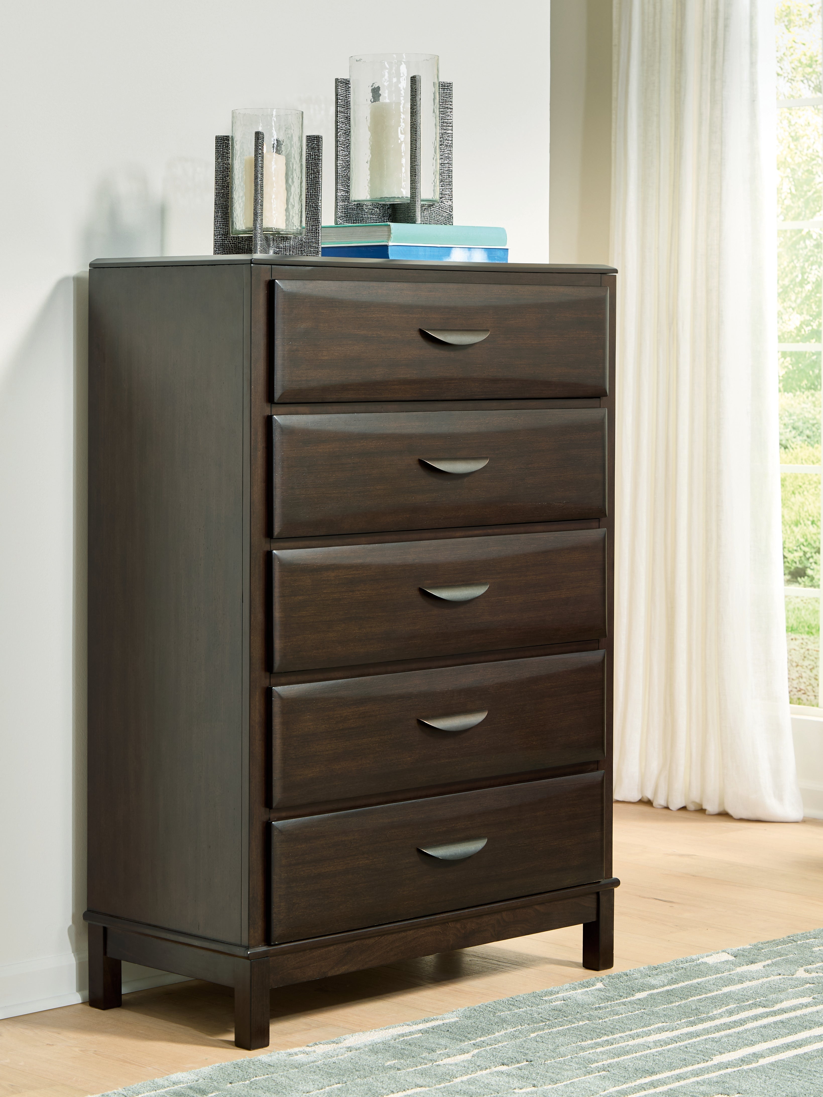 Leasing Furniture - Ashley Furniture - Vanmore Bedroom - Five Drawer Chest / Dark Brown - B479-46