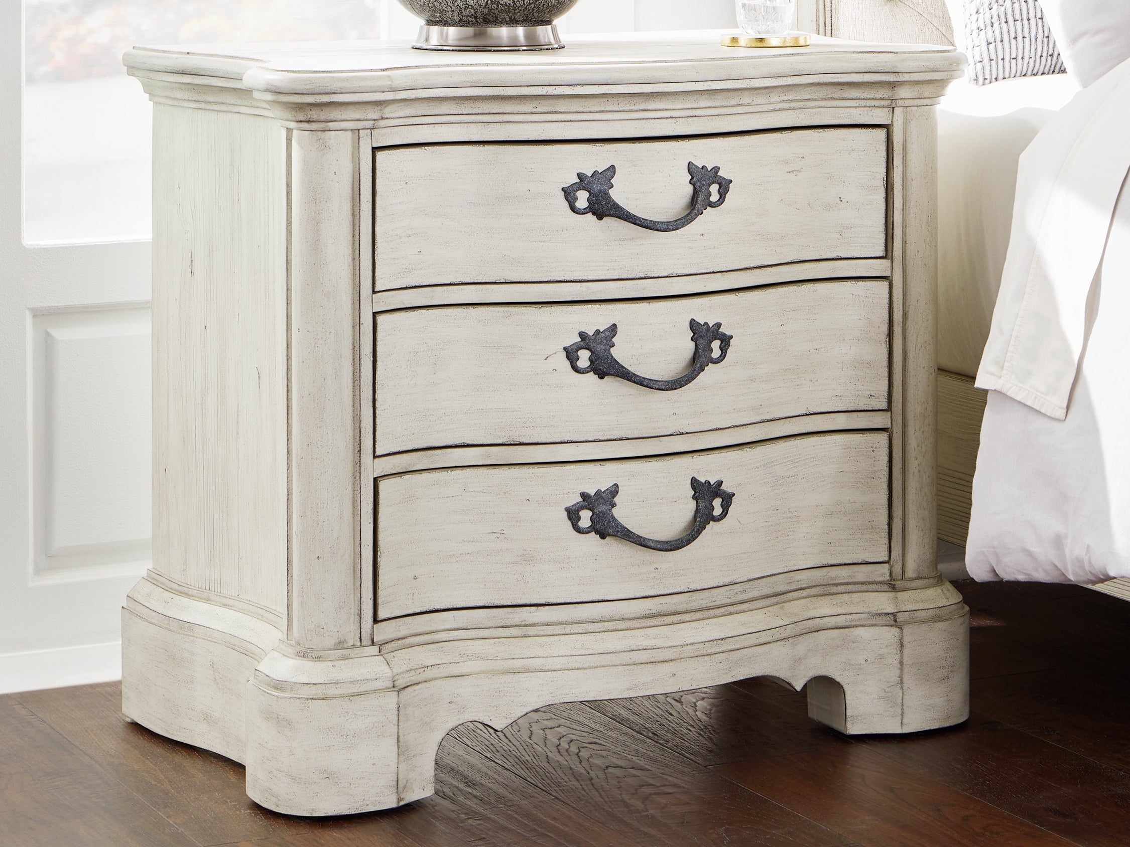 Leasing Furniture - Ashley Furniture - Arlendyne Bedroom - Three Drawer Night Stand / Antique White - B980-93