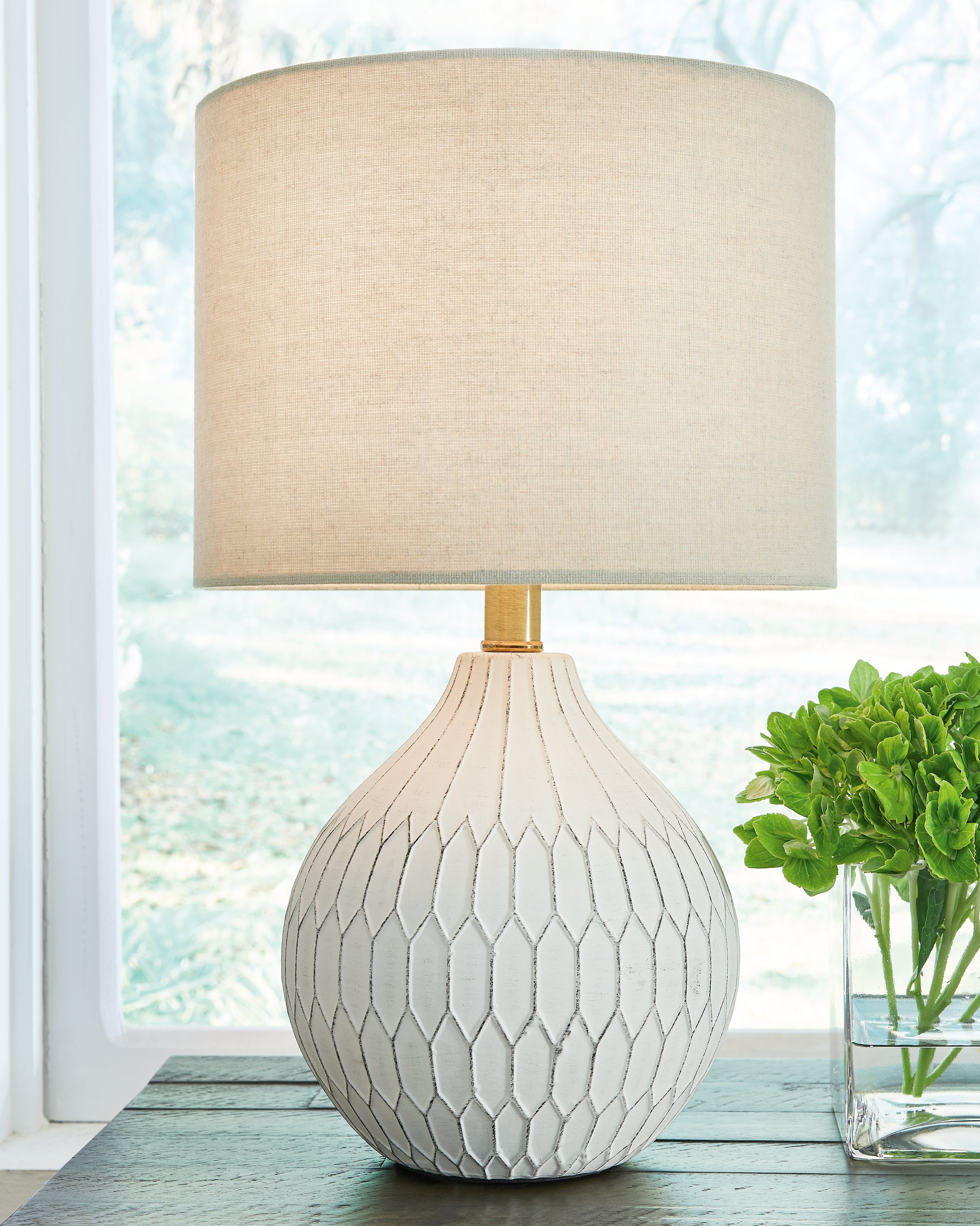 Leasing Furniture - Ashley Furniture - Wardmont Lighting - Table Lamp (Set of 2) / White - L180094X2