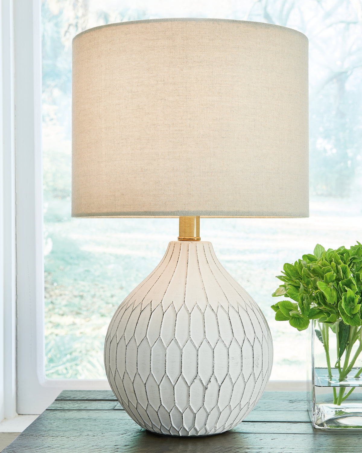 Leasing Furniture - Ashley Furniture - Wardmont Lighting - Table Lamp (Set of 2) / White - L180094X2