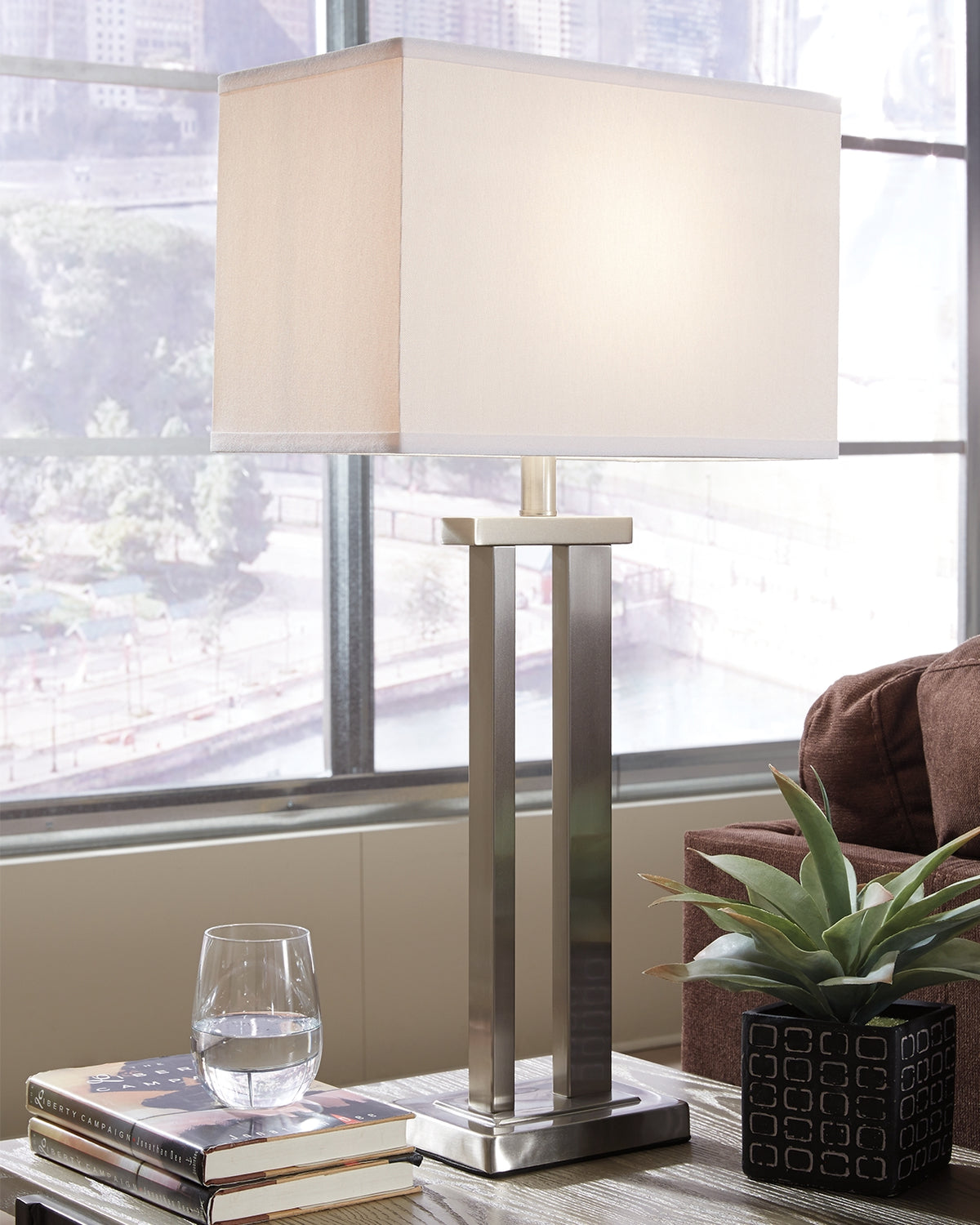 Leasing Furniture - Ashley Furniture - Aniela Lighting - Metal Table Lamp (Set of 2) / Bronze Finish - L204074