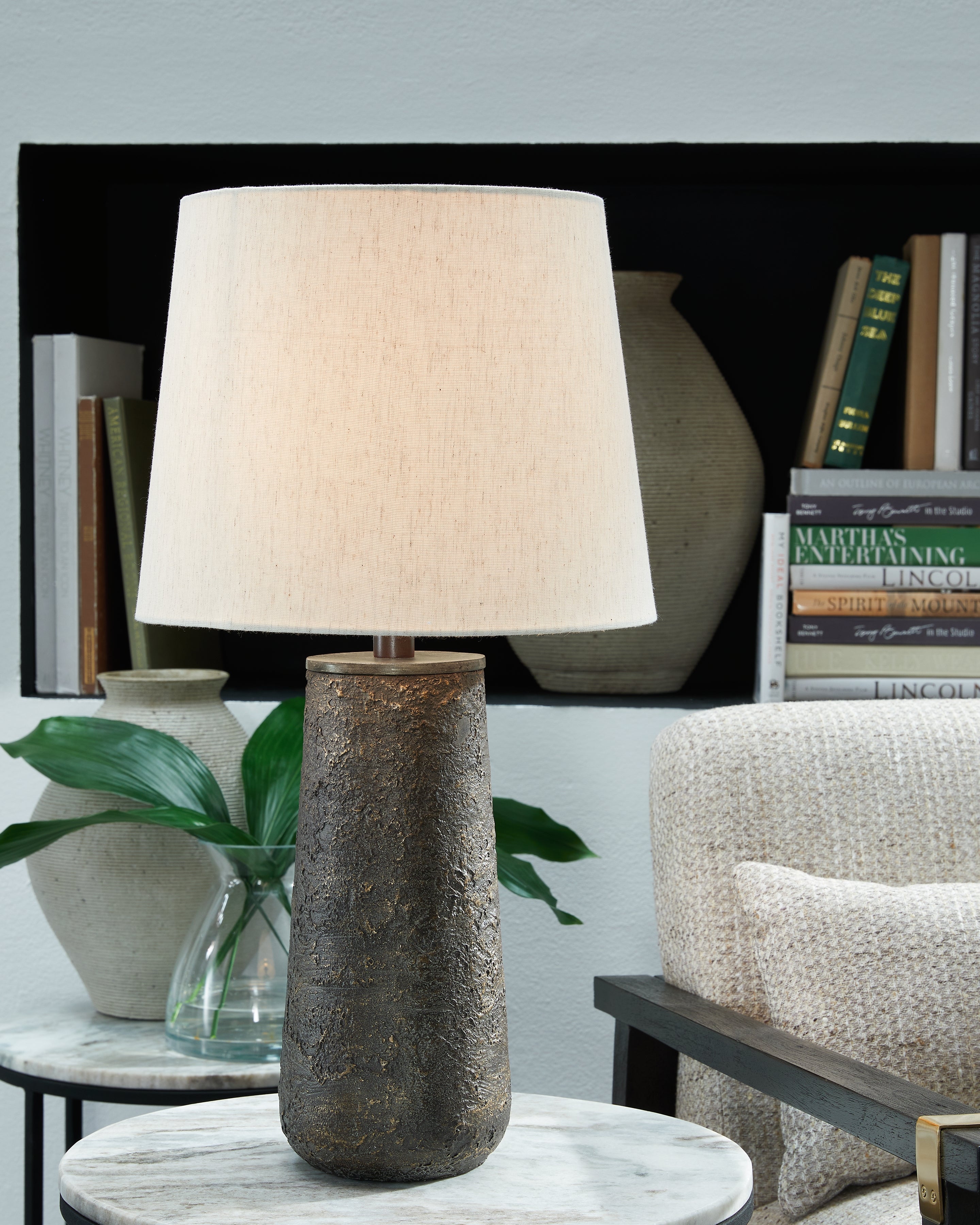 Leasing Furniture - Ashley Furniture - Chaston Lighting - Metal Table Lamp (Set of 2) / Antique Bronze Finish - L204474