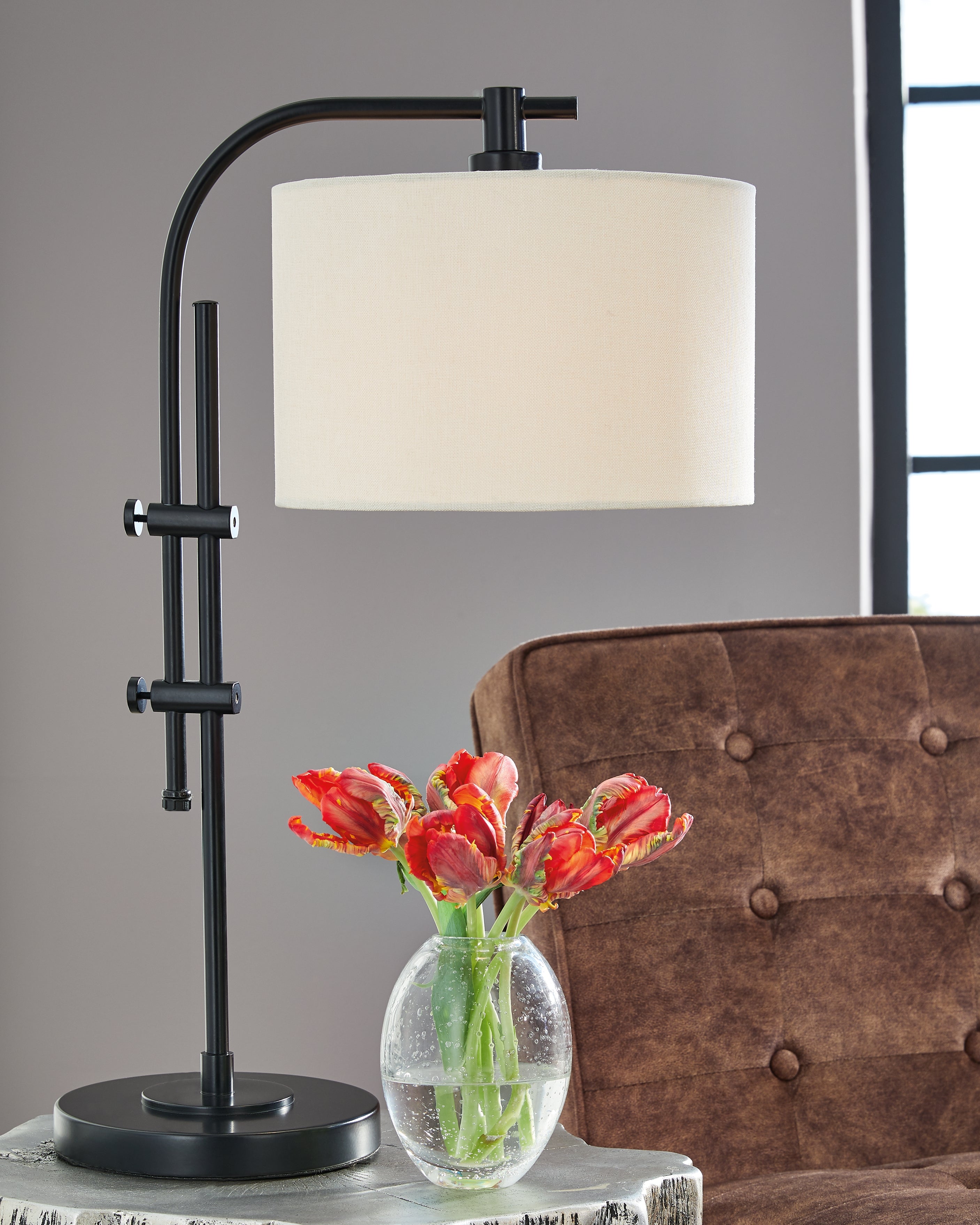 Leasing Furniture - Ashley Furniture - Baronvale Lighting - Metal Accent Lamp (1/CN) / Black - L206043