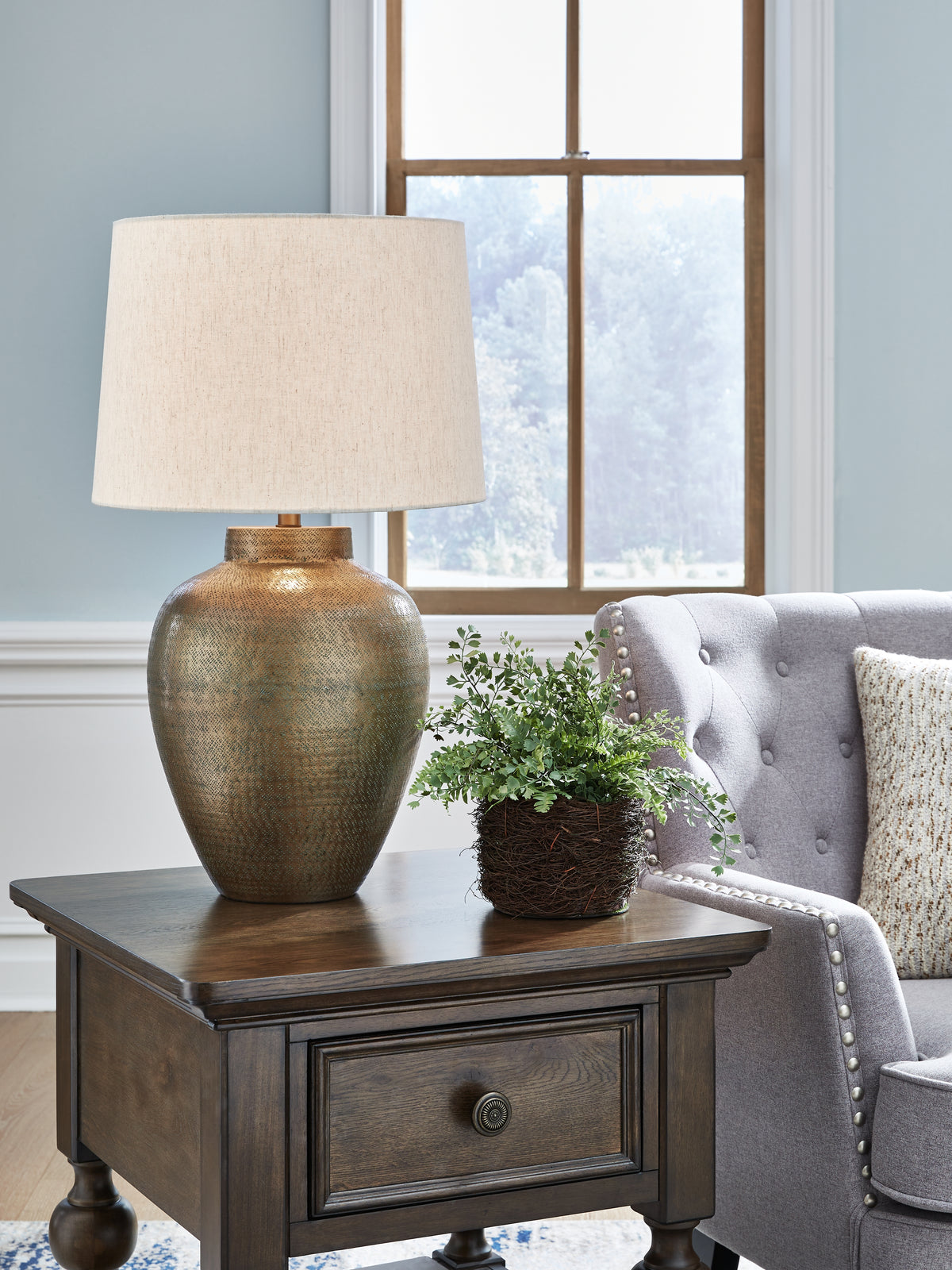 Leasing Furniture - Ashley Furniture - Madney Lighting - 2-Piece Lamp Set / Antique Gold Finish - L207494X2