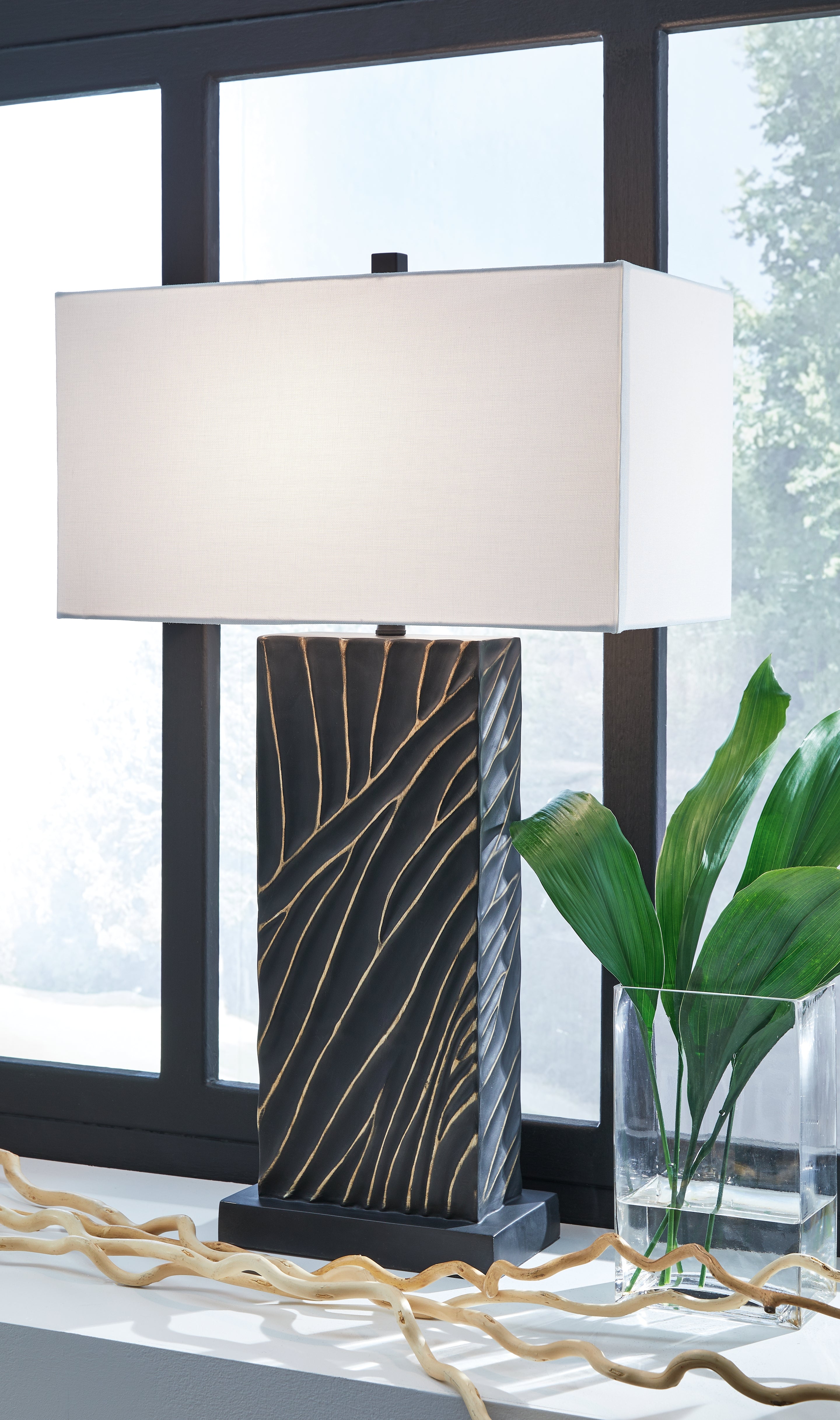 Leasing Furniture - Ashley Furniture - Bartlen Lighting - 2-Piece Lamp Set / Black/Gold Finish - L235774X2