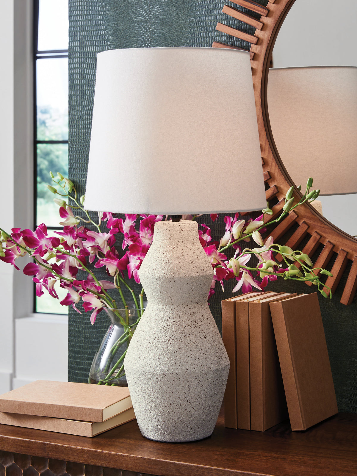 Leasing Furniture - Ashley Furniture - Dawthorne Lighting - Paper Table Lamp (1/CN) / Cream - L236034