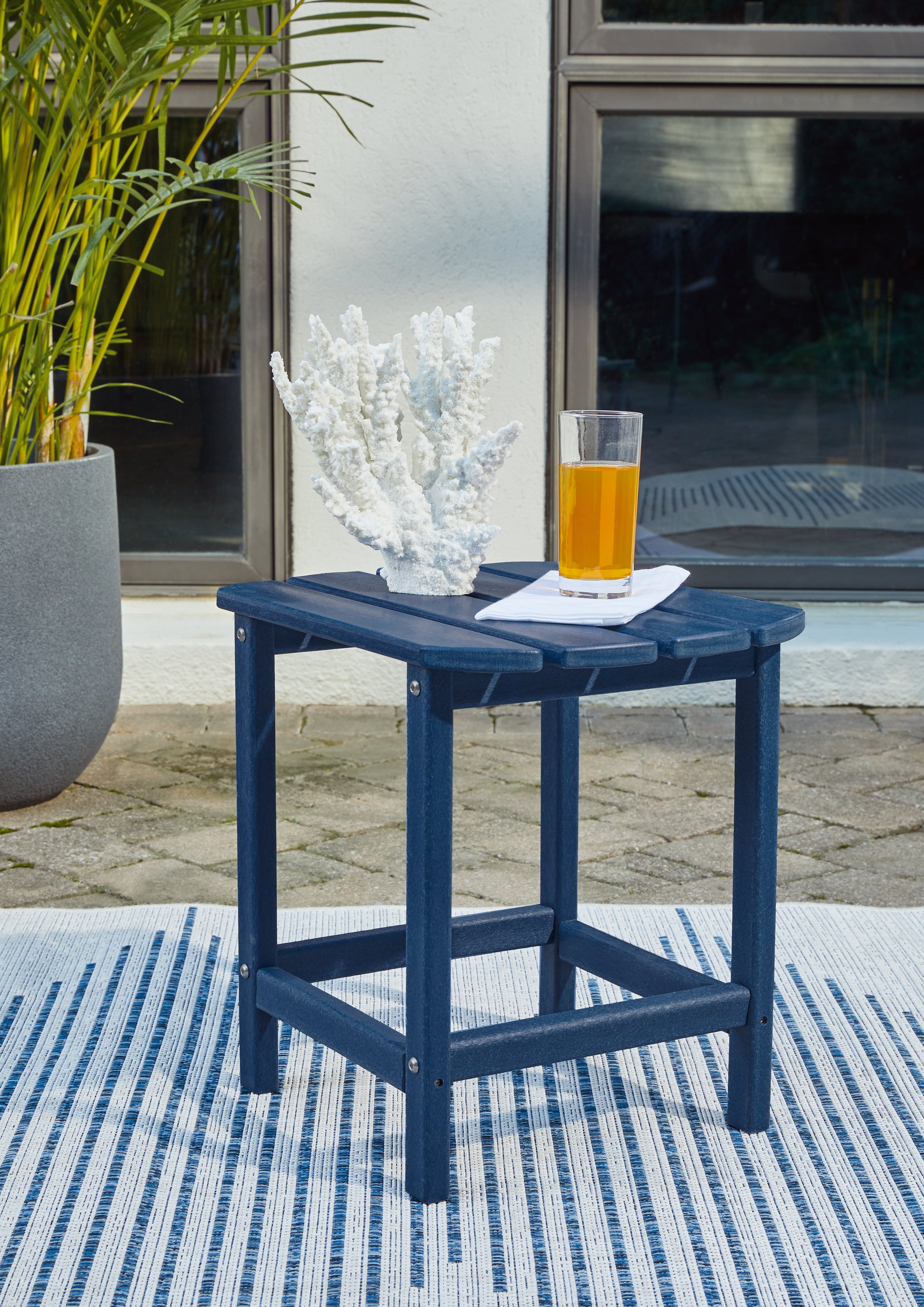 Leasing Furniture - Ashley Furniture - Sundown Treasure Outdoor - End Table / Blue - P009-703