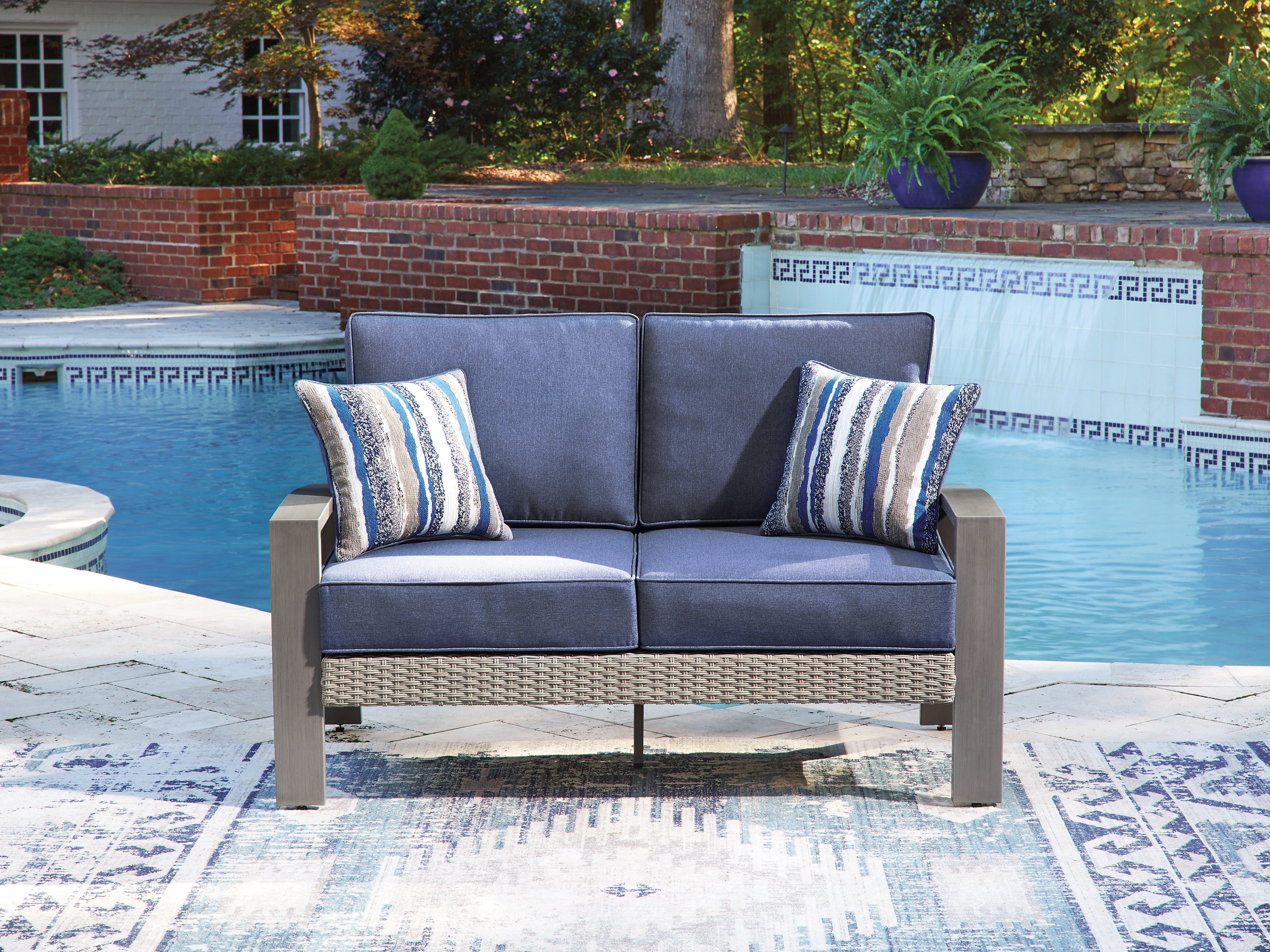 Leasing Furniture - Ashley Furniture - Half Moon Beach Outdoor - Loveseat w/Cushion / Blue/Gray - PCP418-835