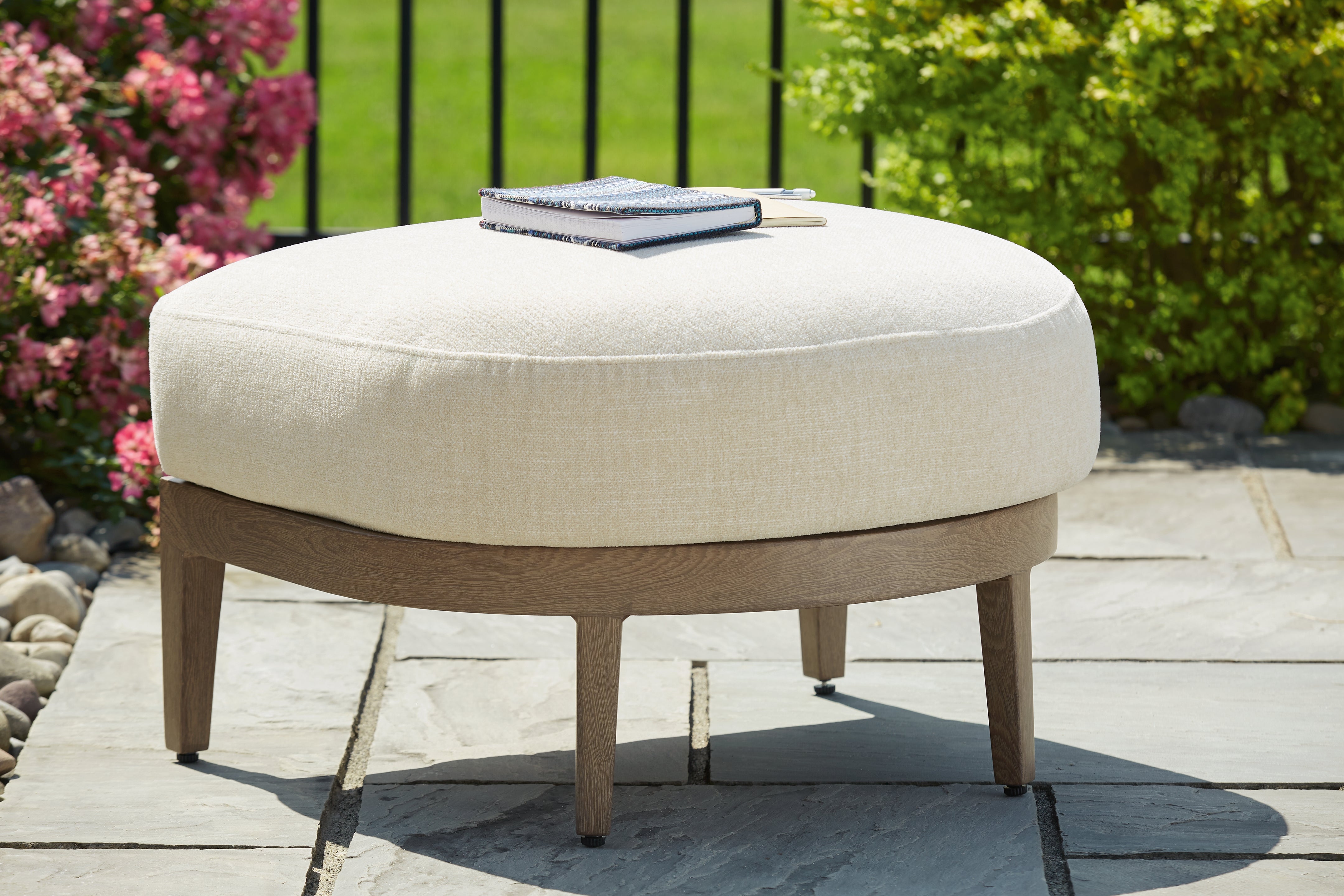 Leasing Furniture - Ashley Furniture - Serene Bay Outdoor - Ottoman with Cushion / Dark Brown/White - P671-814
