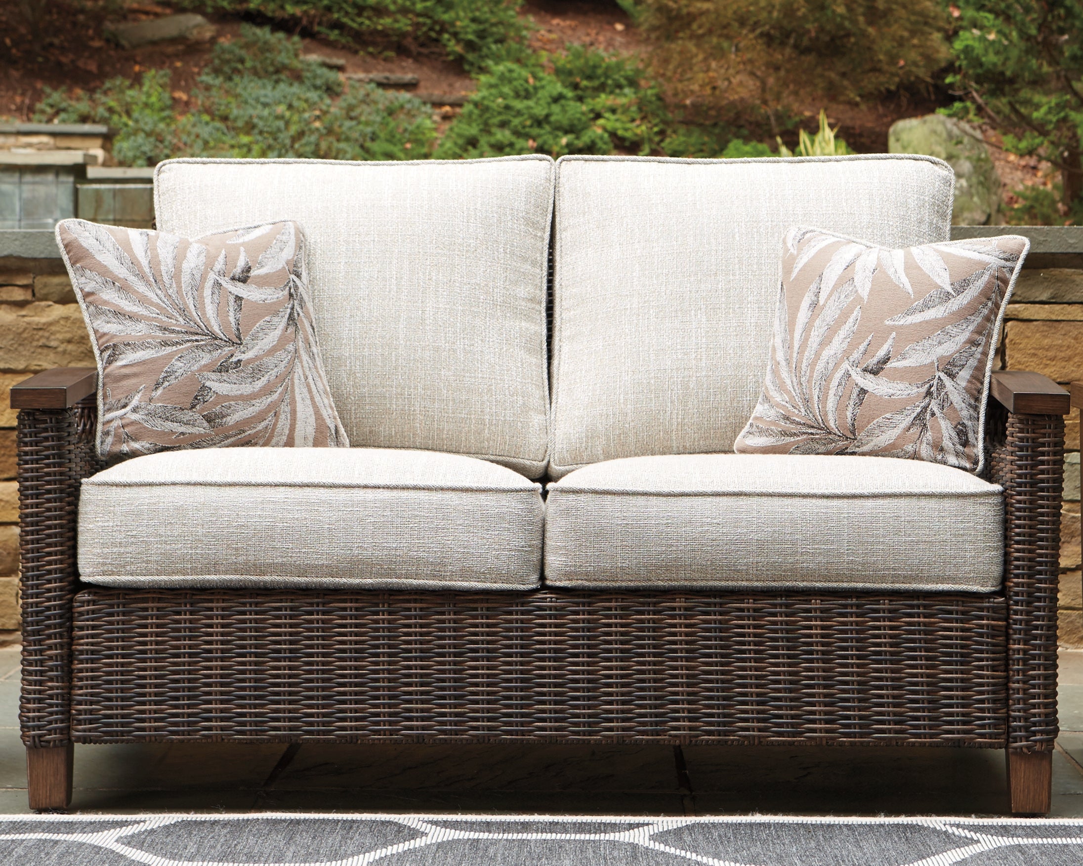Leasing Furniture - Ashley Furniture - Paradise Trail Outdoor - Loveseat w/Cushion / Medium Brown - P750-835