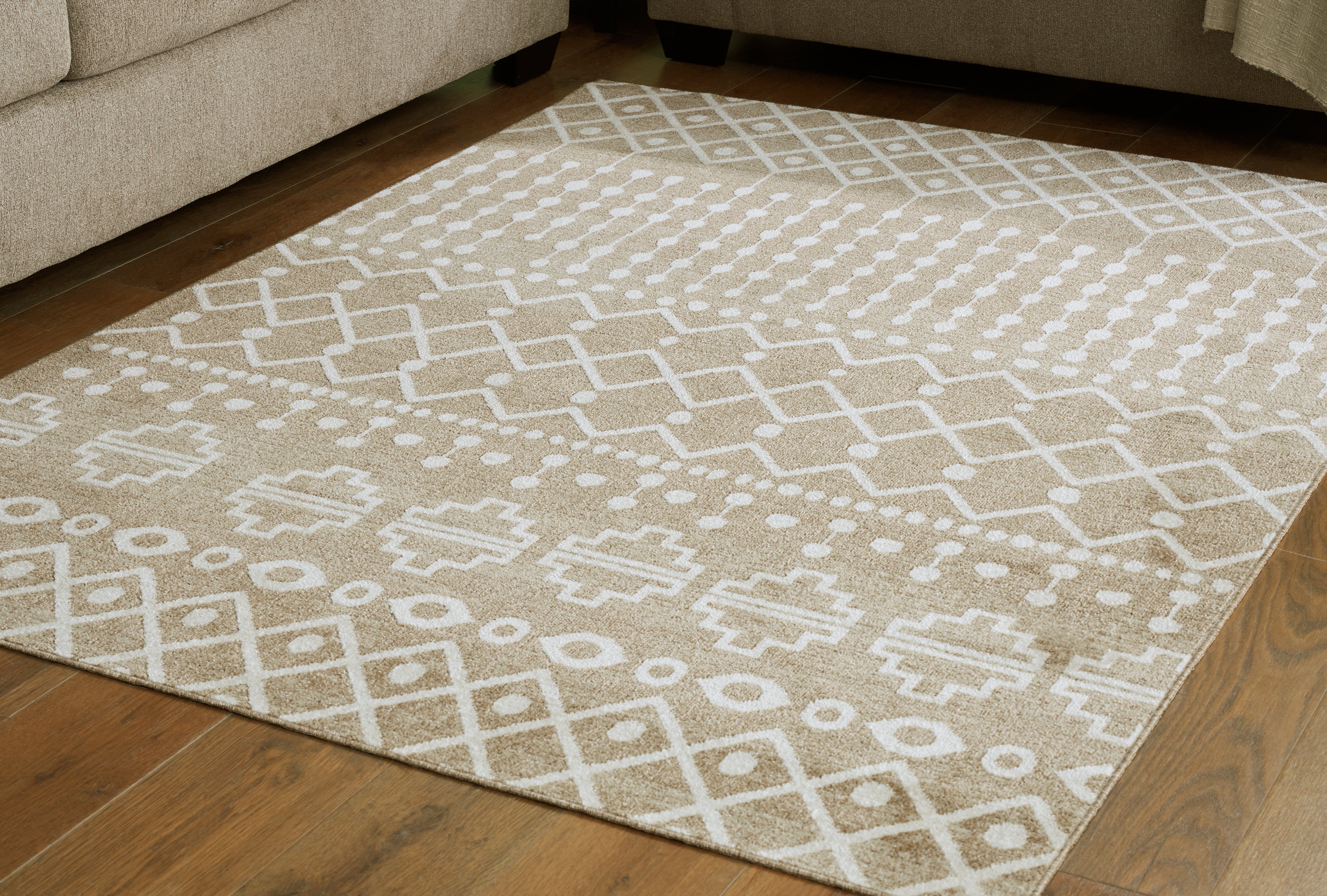 Leasing Furniture - Ashley Furniture - Bunchly Rug - 4'11" x 7'2" Washable Rug / Tan/Brown/Cream - R406222