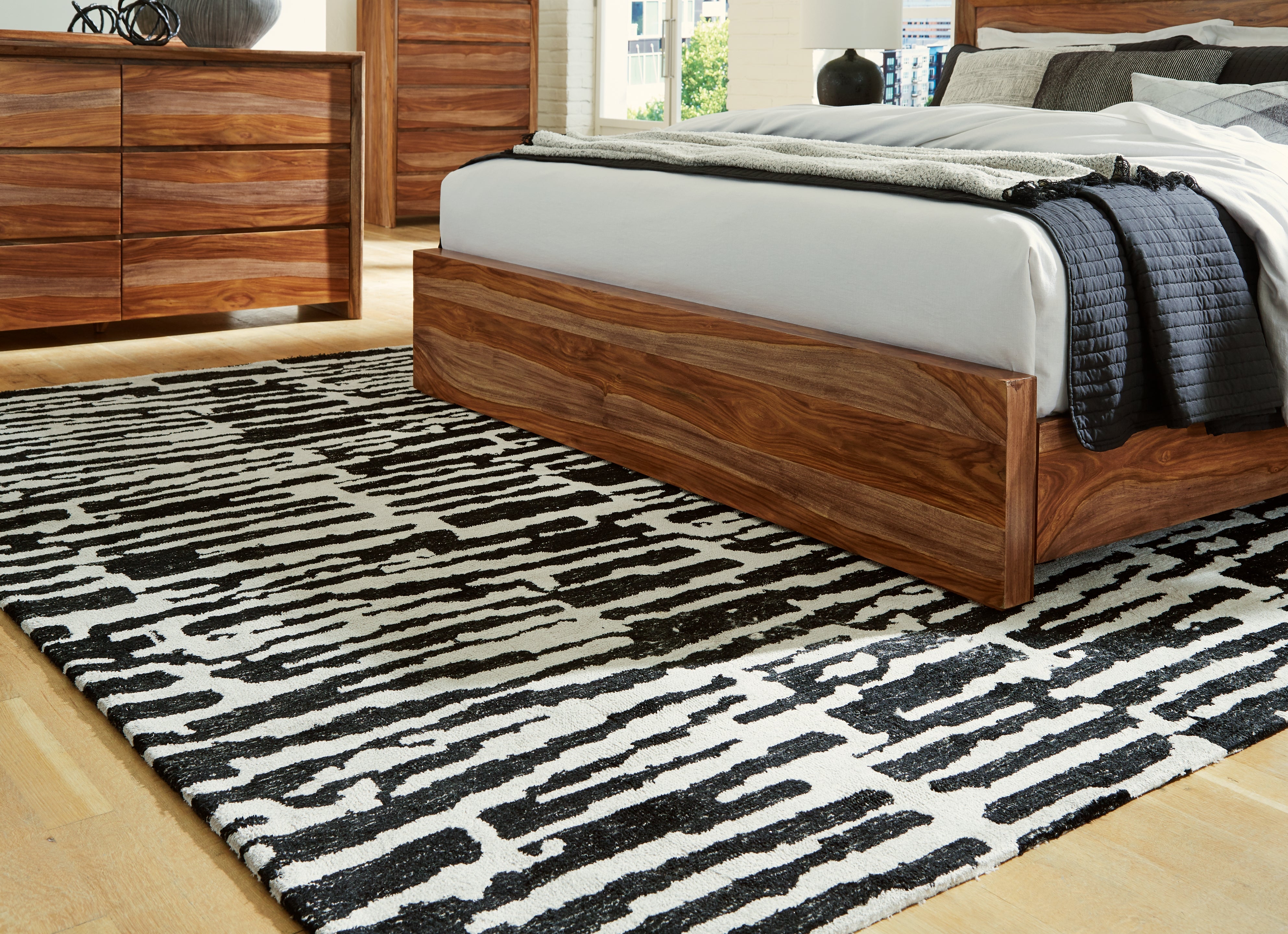 Leasing Furniture - Ashley Furniture - Bramshaw Rug - 8' x 10' Rug / Black/Ivory - R406761
